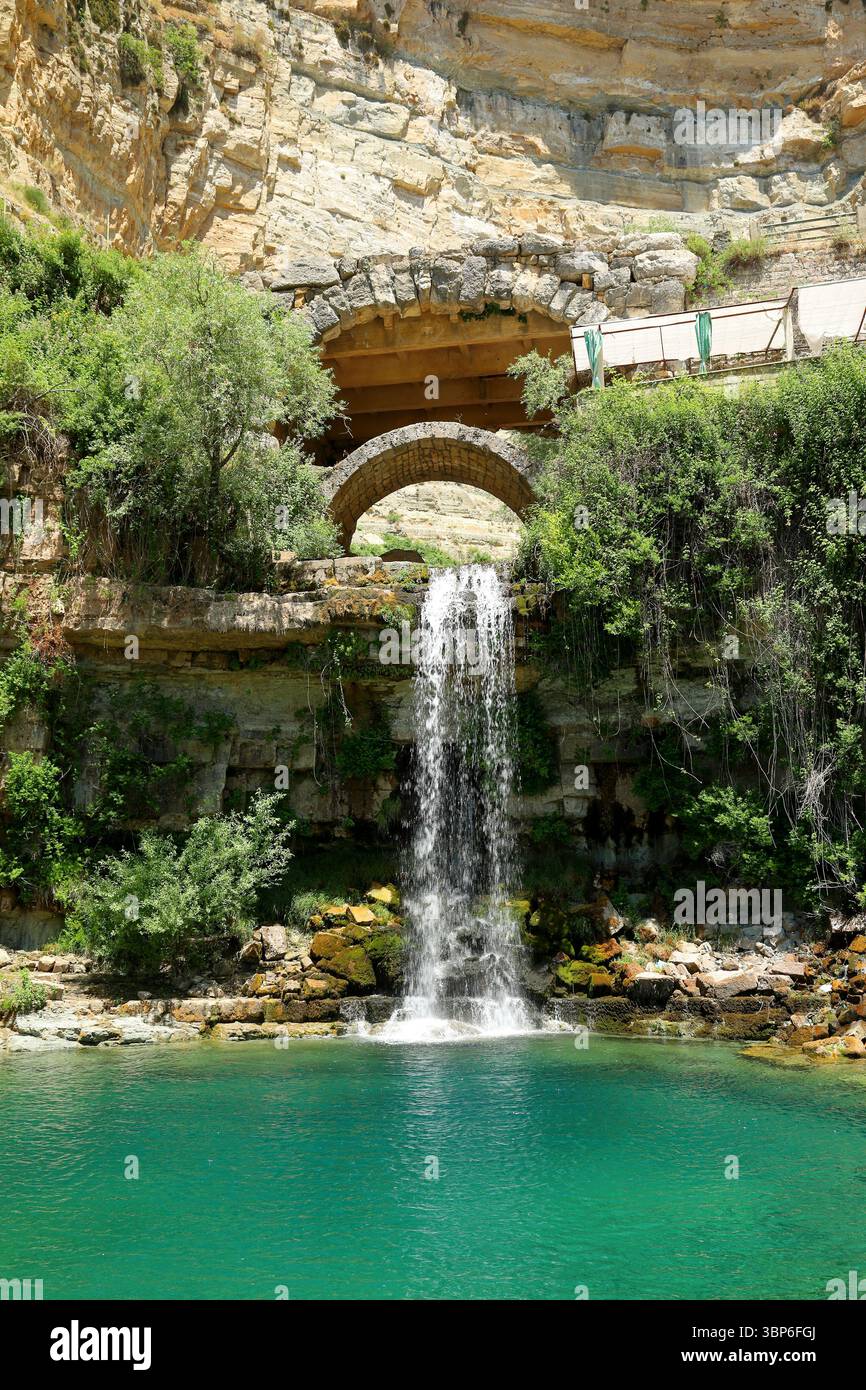 Afqa Wasserfall und Naturpool, gelegen in Mt. Libanon. Stockfoto
