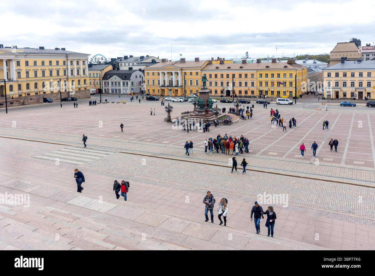 Blick auf den Senatsplatz von der Kathedrale, Kruununhaka, Stadt Helsinki, Region Uusimaa (Nyland), Republik Finnland Stockfoto