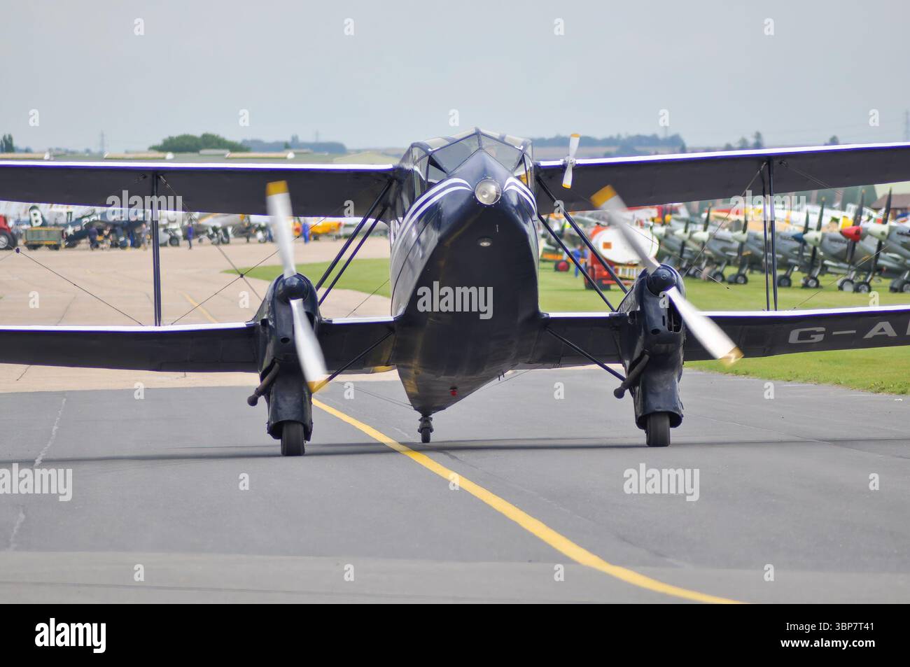 Vintage de Havilland DH.89 Dragon Rapide Flugzeuge auf der Duxford Airshow, England. Stockfoto