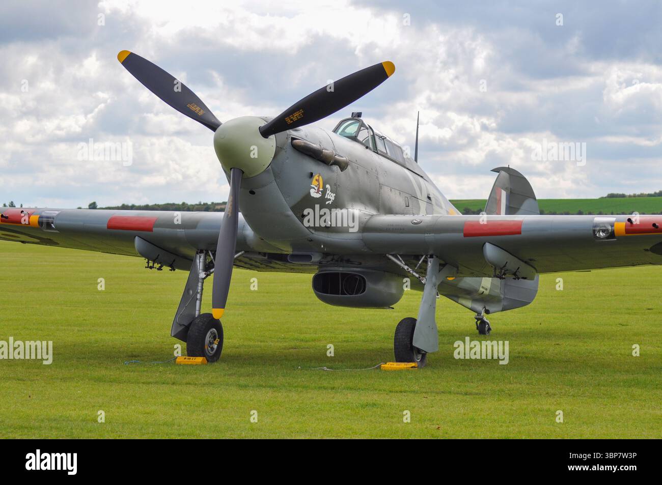 Oldtimer Hawker Hurricane Warbird Flugzeuge auf der Duxford Air Show, England. Flugzeug aus dem Zweiten Weltkrieg. Stockfoto