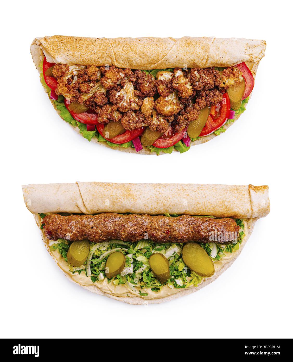 Essen, köstliche Verpackung gefüllt mit gegrilltem Fleisch, frischem Gemüse und Gurken auf Fladenbrot Stockfoto