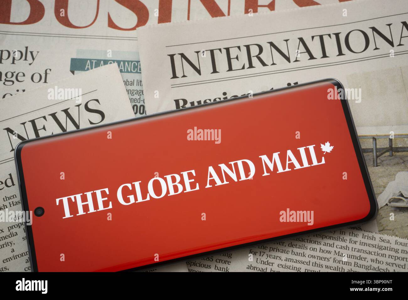 Dhaka, Bangladesch - 18. März 2025: Das Logo von The Globe and Mail wird auf einem Smartphone-Bildschirm angezeigt Stockfoto