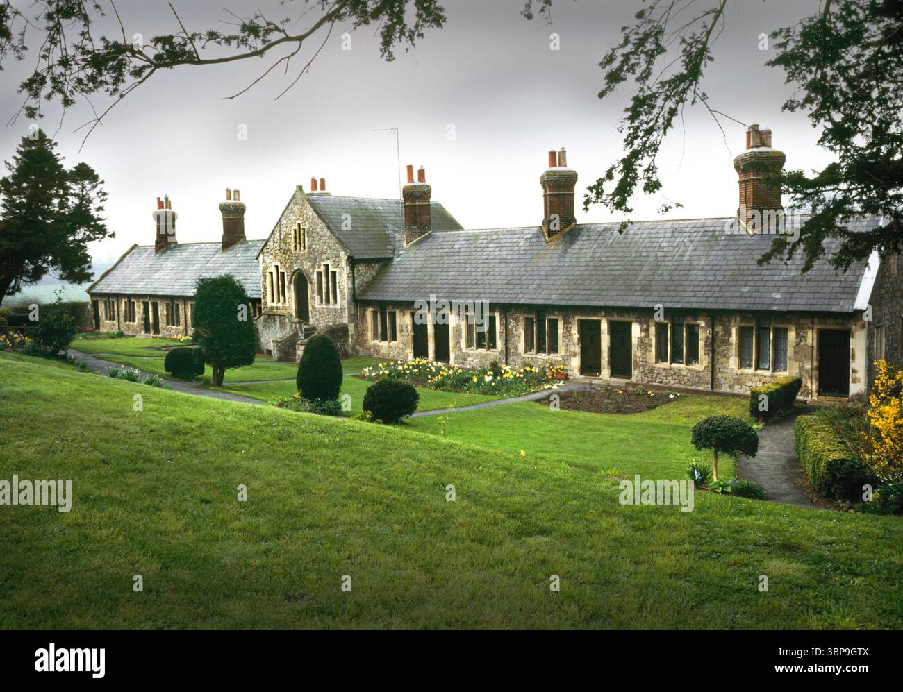 Harbledown Almshouses, Canterbury, Kent, baute 1840 auf dem Gelände eines normannischen Lepra-Krankenhauses wieder auf Stockfoto