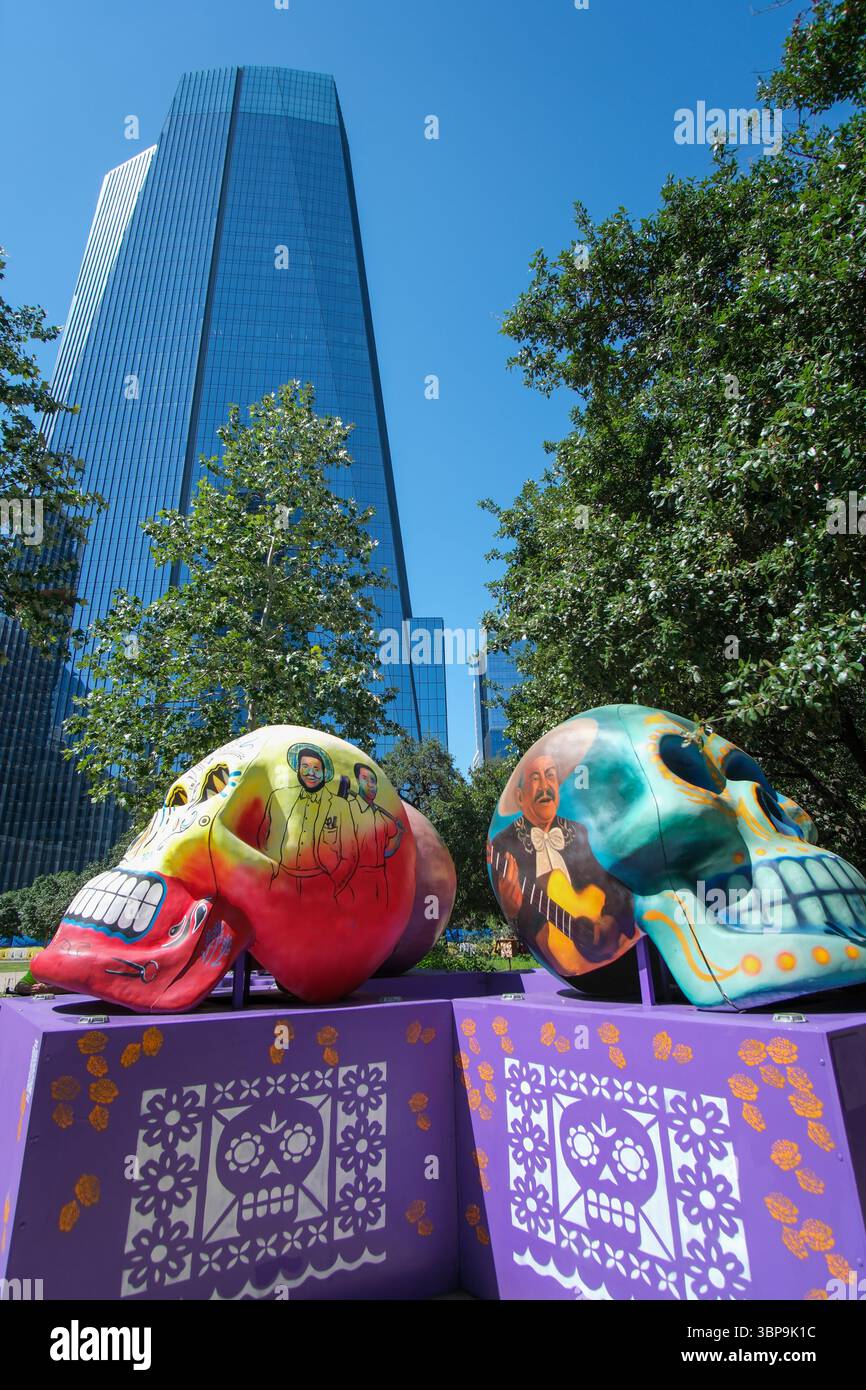 27. MAI 2025 Austin, TX, USA - bunte Straßenskulpturen und Kunstwerke als Teil der Keep Austin Weird Movement. Stockfoto