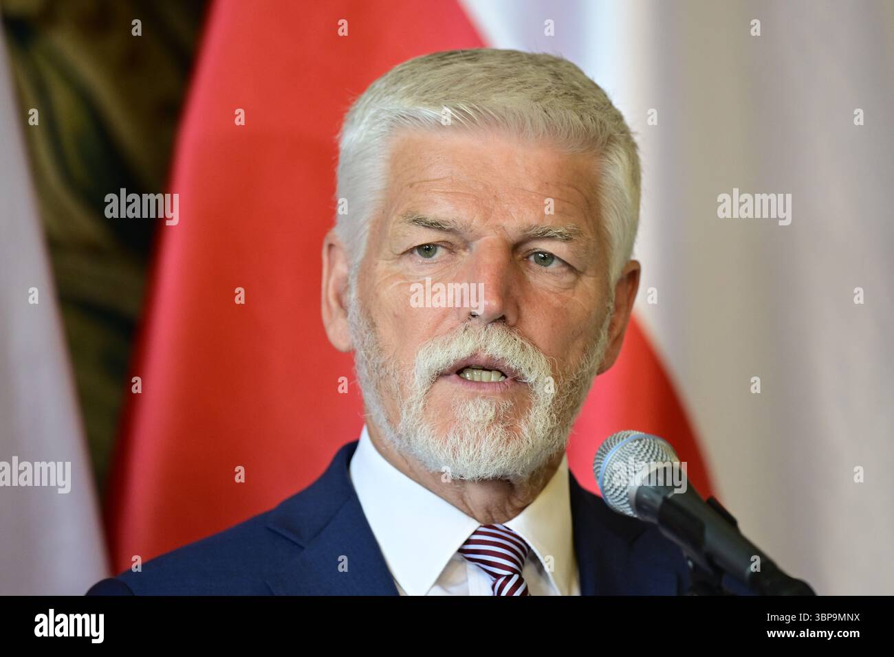 Prag, Tschechische Republik. Juli 2025. Der tschechische Präsident Petr Pavel (im Bild) empfängt den scheidenden polnischen Präsidenten Andrzej Duda am 7. Juli 2025 in der Prager Burg, Tschechien. Quelle: Roman Vondrous/CTK Photo/Alamy Live News Stockfoto