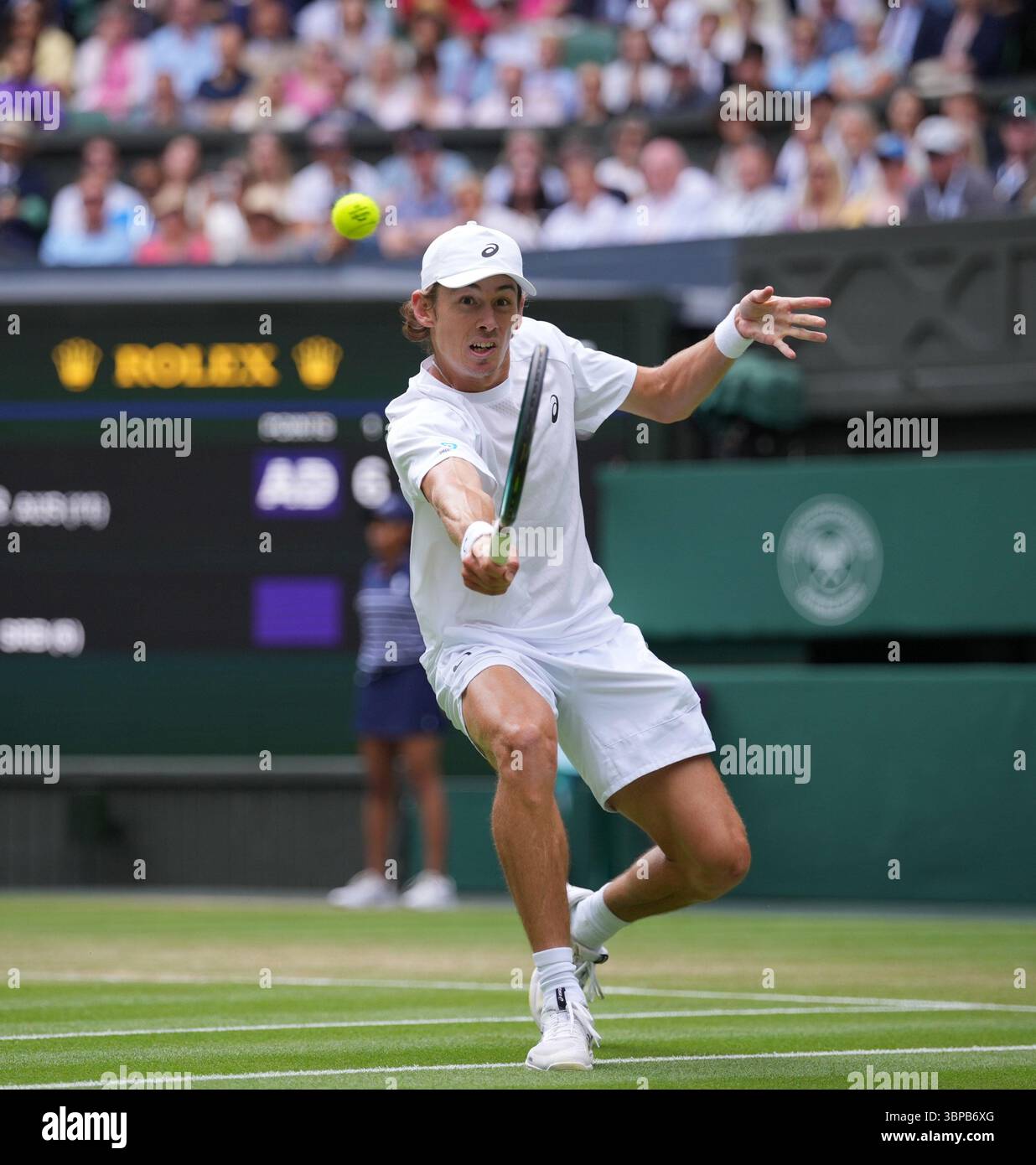 LONDON, ENGLAND - 07. JULI: Alex de Minaur aus Australien spielt am 8. Tag der Meisterschaft Wimbledon 2025 im All England Lawn Tennis and Croquet Club am 7. Juli 2025 in London, England (Foto: MB Media) Credit: MB Media Solutions/Alamy Live News Stockfoto