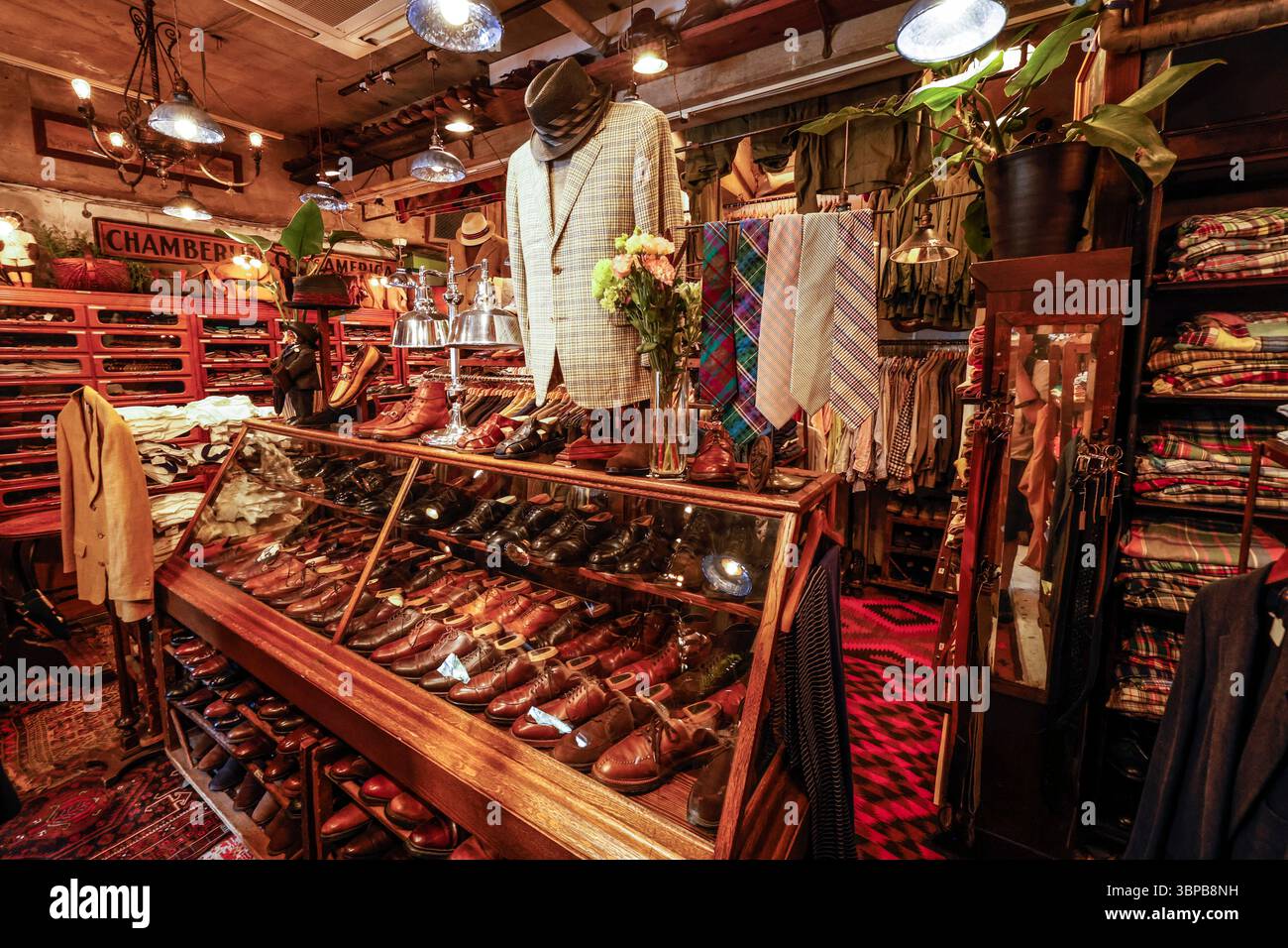 WHISTLER Vintage-Laden für Männer in TOKIO Stockfoto