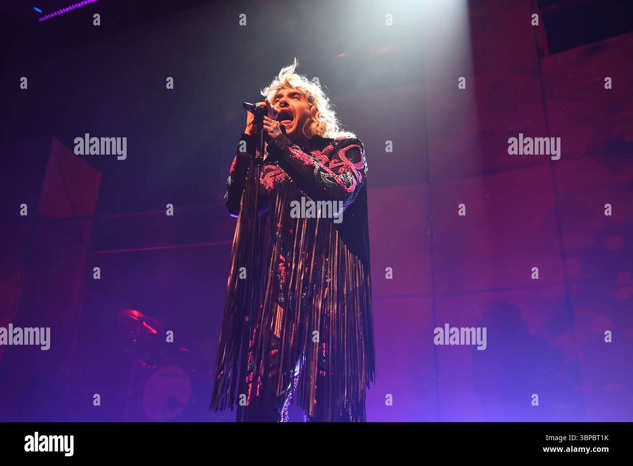 LONDON, ENGLAND - APRIL 30: Bill Kaulitz von „Tokio Hotel“ tritt am 30. April 2023 in der Indigo, O2 Arena, Greenwich auf.CAP/MAR ©MAR/Capital Pictures Stockfoto