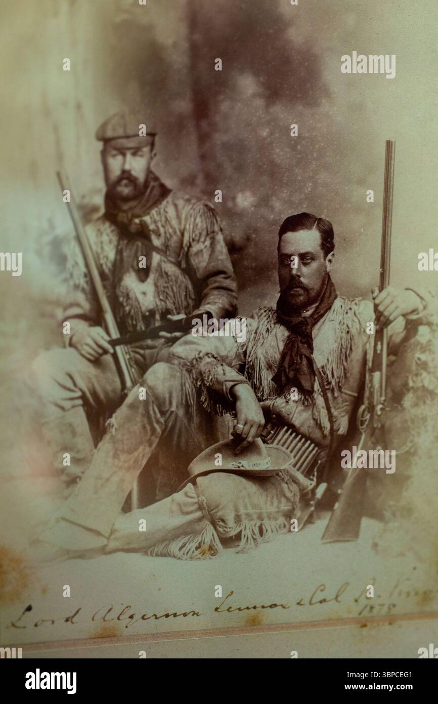 Purdey & Sons wurde 1814 gegründet, um Sportgewehre und -Gewehre sowie luxuriöse Kleidung und Accessoires zu kreieren. Stockfoto