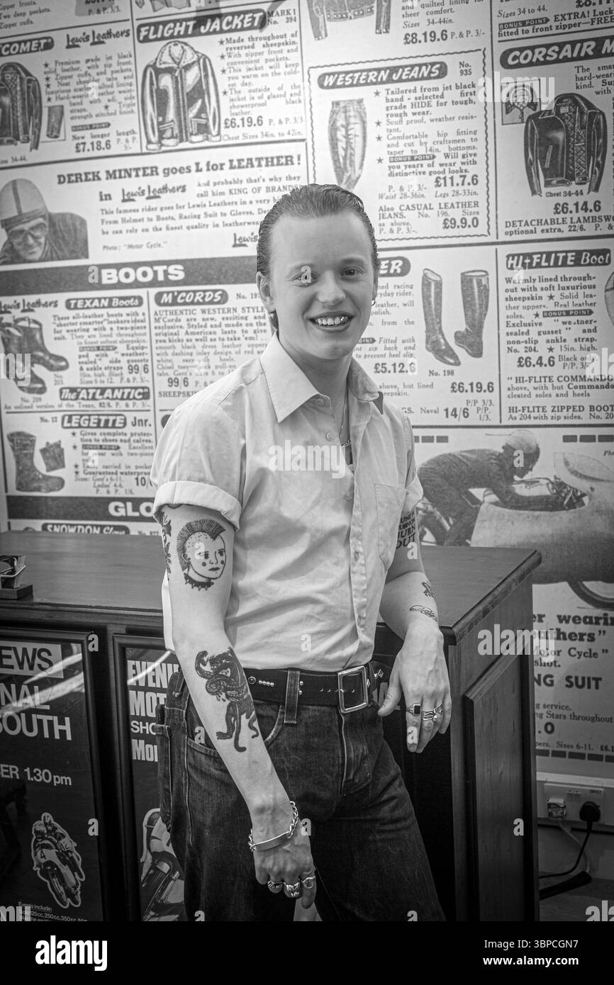 Lewis Leathers ist Großbritanniens ältestes Motorradbekleidungsunternehmen, das 1892 gegründet wurde Stockfoto