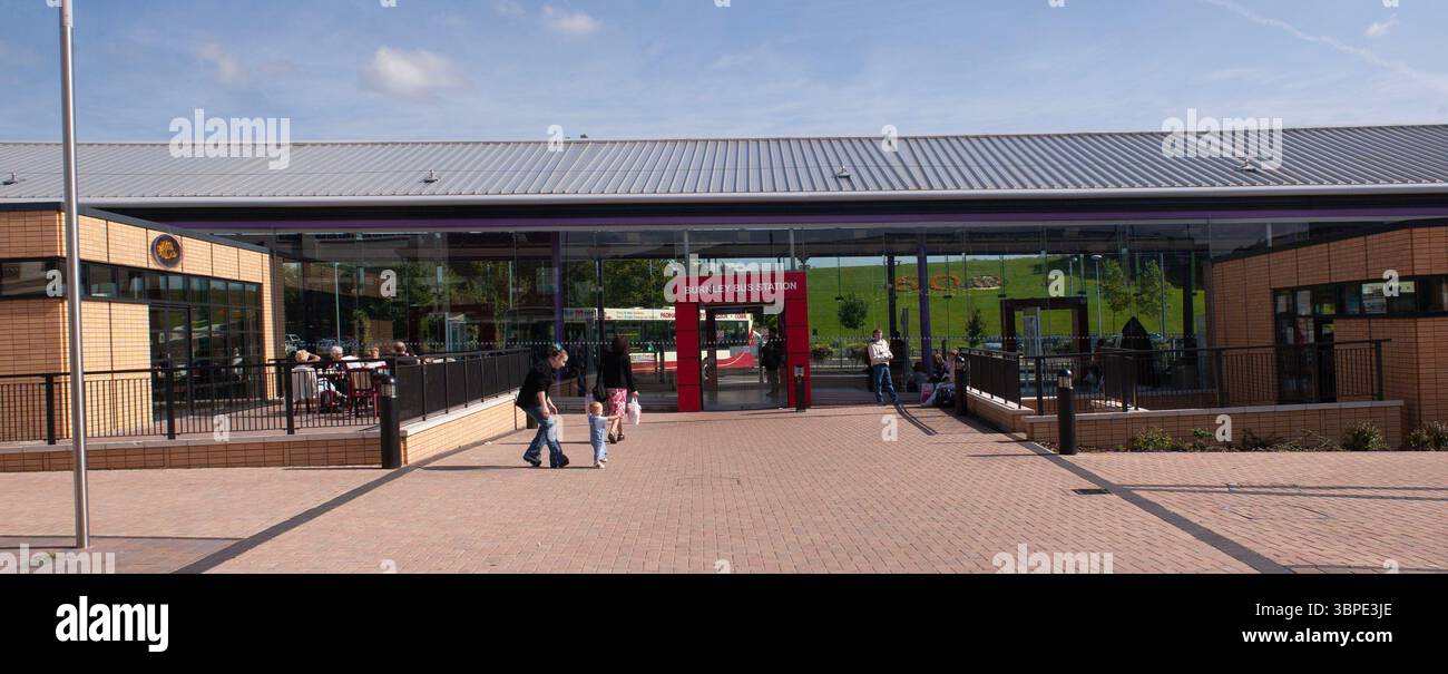 Burnley Bus Station wurde 2003 neu gebaut und eröffnet, Lancashire im Nordwesten Englands, Großbritannien Stockfoto