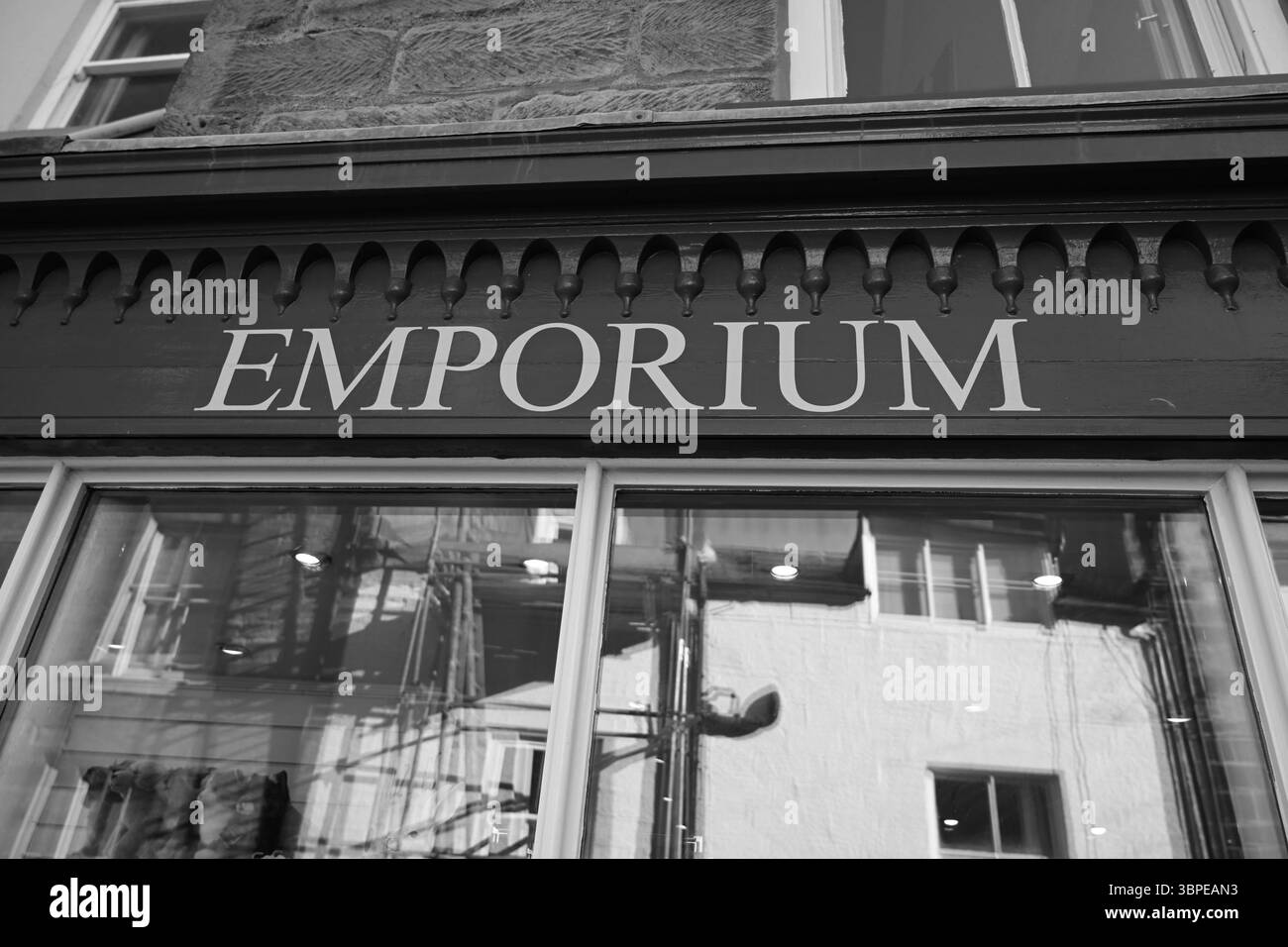 The Emporium, viktorianisches Einzelhandelsgeschäft, 26 High Street, Staithes, Saltburn by the Sea, Cleveland, Stockfoto