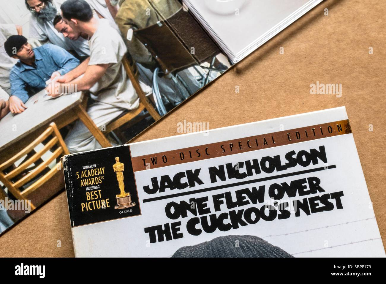 'One flow over the Cuckoo's Nest' zwei-Disc DVD-Cover mit Jack Nicholson und Best Picture Oscar Mention. Stockfoto