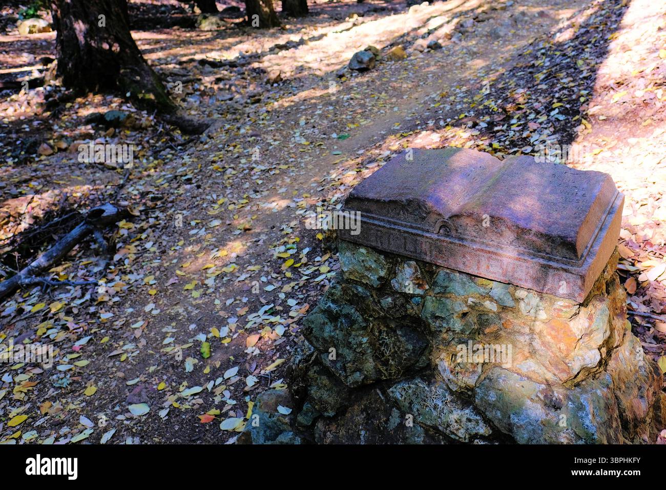Robert Louis Stevenson Monument zur Erinnerung an die Zeit des Autors im heutigen Robert Louis Stevenson State Park in der Nähe von Calistoga, Kalifornien. Stockfoto