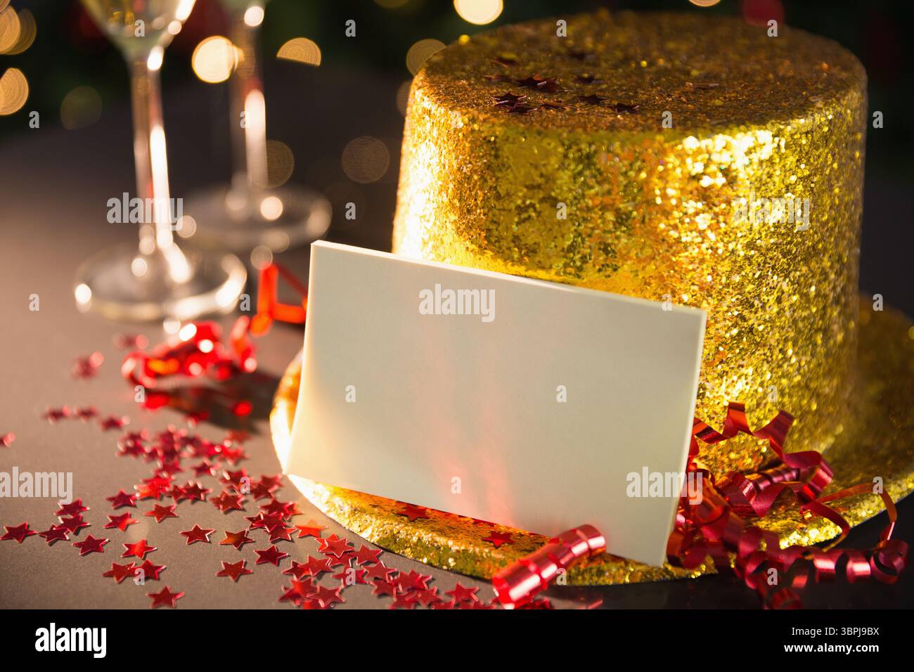 Tisch für Neujahrsfeier Stockfoto