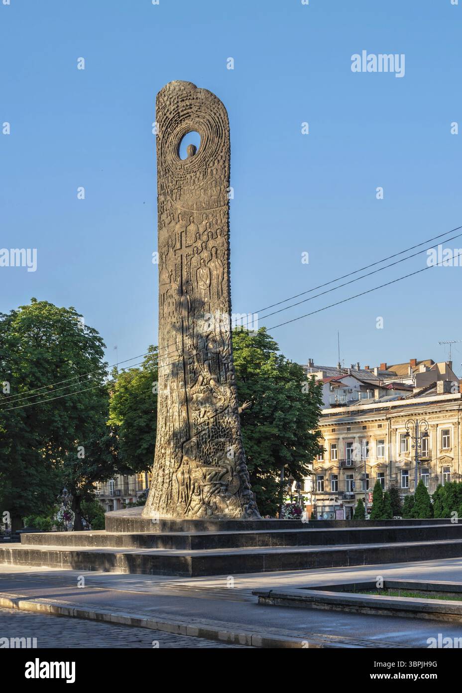 Lviv, Ukraine 07.07.2021. Straße in der Altstadt von Lemberg, Ukraine, an einem sonnigen Sommertag, Lemberg, Ukraine, Europa Stockfoto