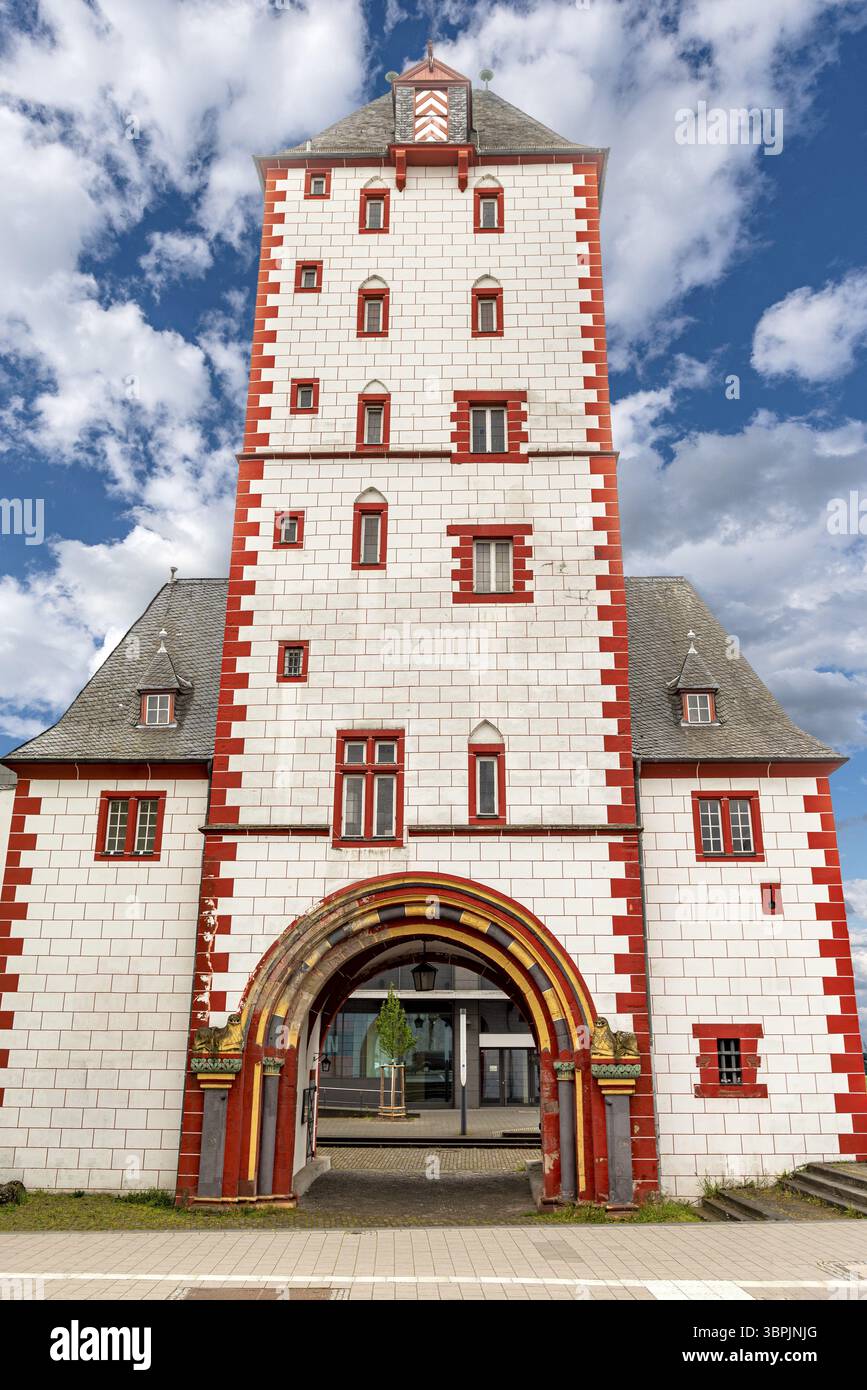 Der sogenannte Eiserne Turm in Mainz, ein mittelalterliches Wehrwerk oder Wachturm mit spätromanischem Eingang Stockfoto