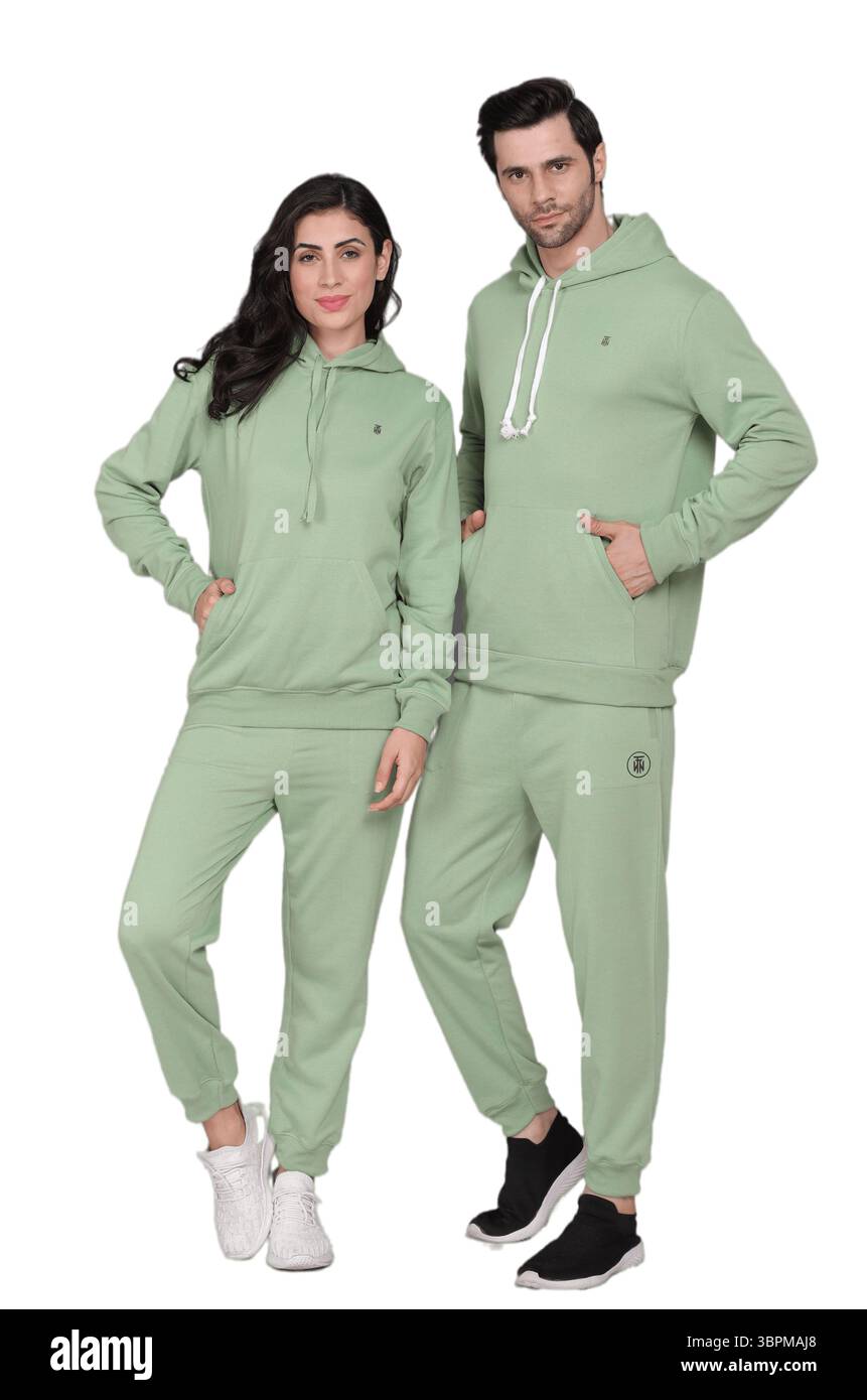 Frauen, die Kapuzenpullover tragen generische Auflistung Bilder, Kapuzenpullover und Sweatshirts für Frauen.weibliches Modell trägt Komfortkleidung.Frauen Kapuzenpullover vor weißem Hintergrund Stockfoto
