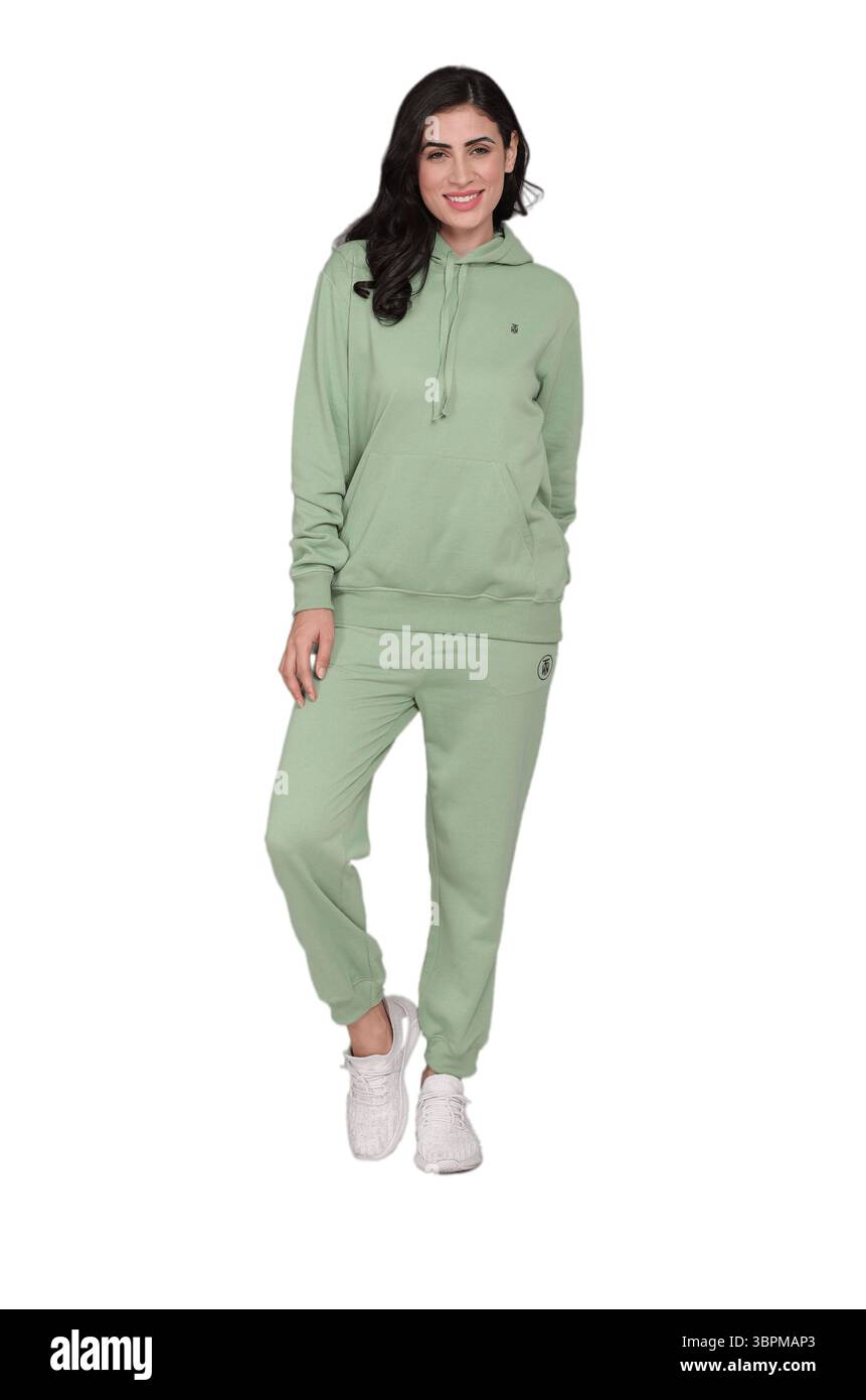 Frauen, die Kapuzenpullover tragen generische Auflistung Bilder, Kapuzenpullover und Sweatshirts für Frauen.weibliches Modell trägt Komfortkleidung.Frauen Kapuzenpullover vor weißem Hintergrund Stockfoto