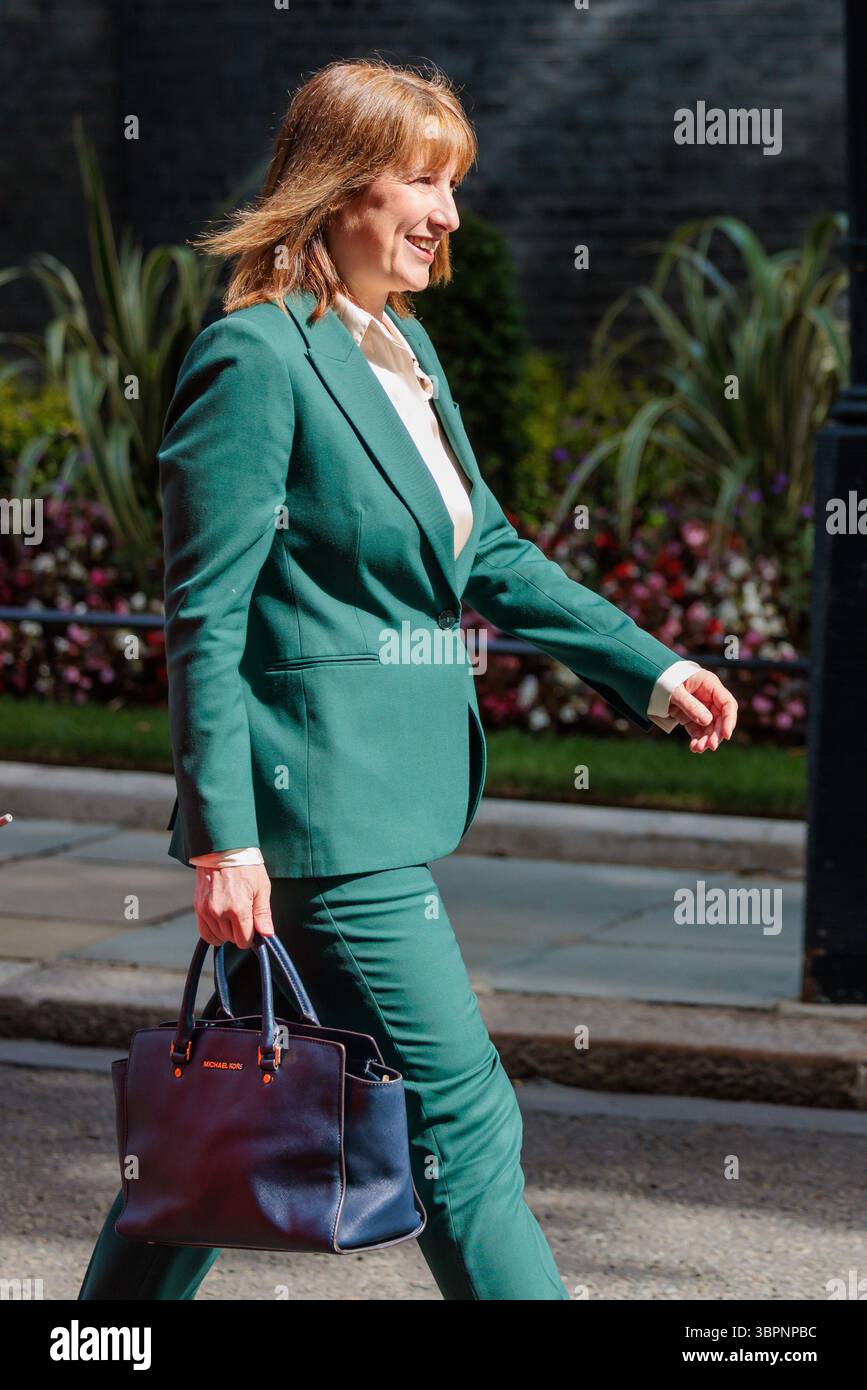 Downing Street, London, Großbritannien. Juli 2025. Rachel Reeves, Finanzkanzlerin, hat gesehen, wie er die Downing Street zu Fuß verlassen hat. Quelle: Amanda Rose/Alamy Live News Stockfoto