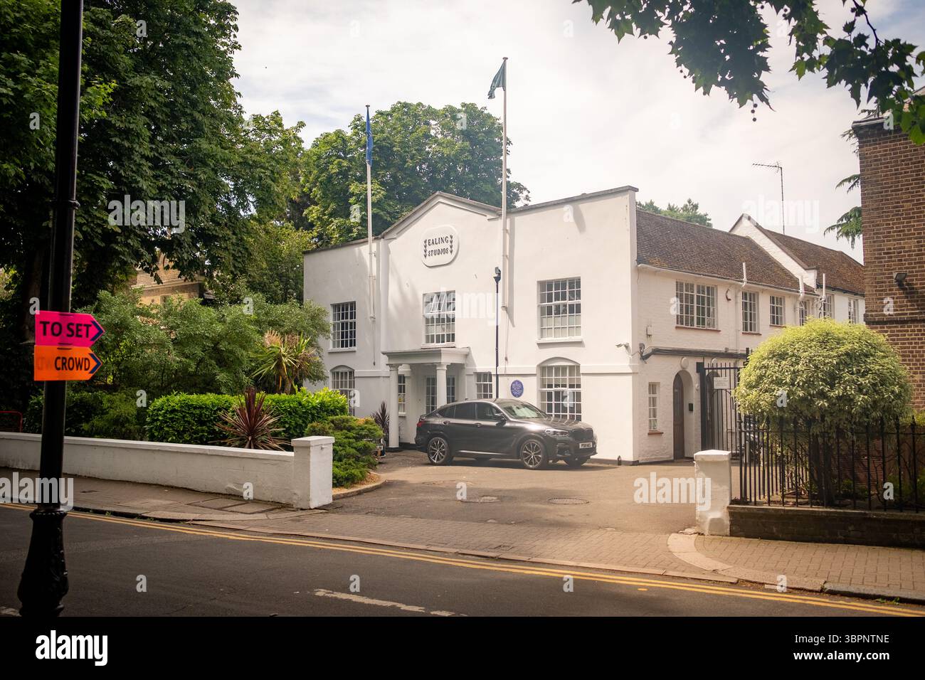 LONDON, 17. JUNI 2025: Ealing Studios in Ealing, West London. Filmstudios Stockfoto