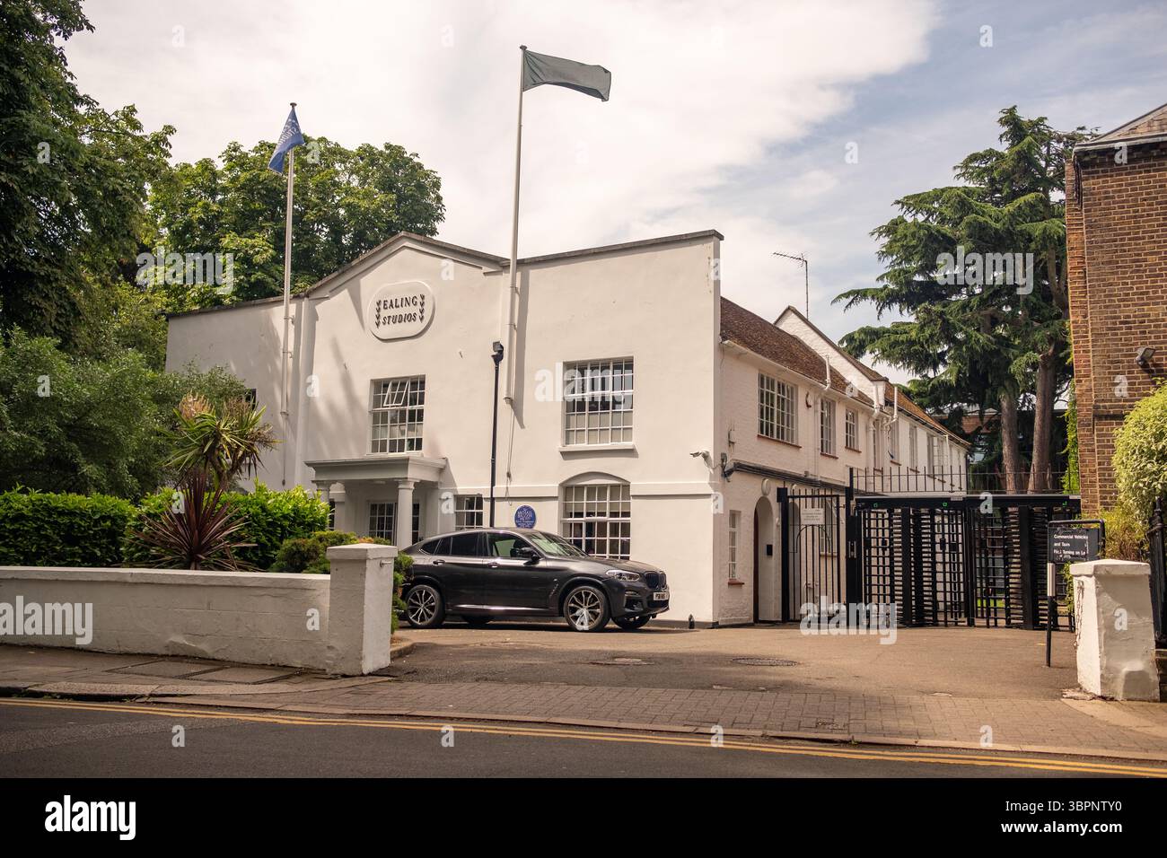 LONDON, 17. JUNI 2025: Ealing Studios in Ealing, West London. Filmstudios Stockfoto