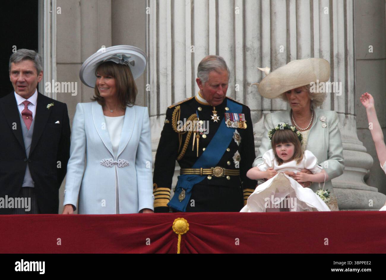Camilla die Herzogin von Cornwall und Prinz Charles mit Michael und Carole Middleton am königlichen Hochzeitstag in London am 29. April 2011 Stockfoto
