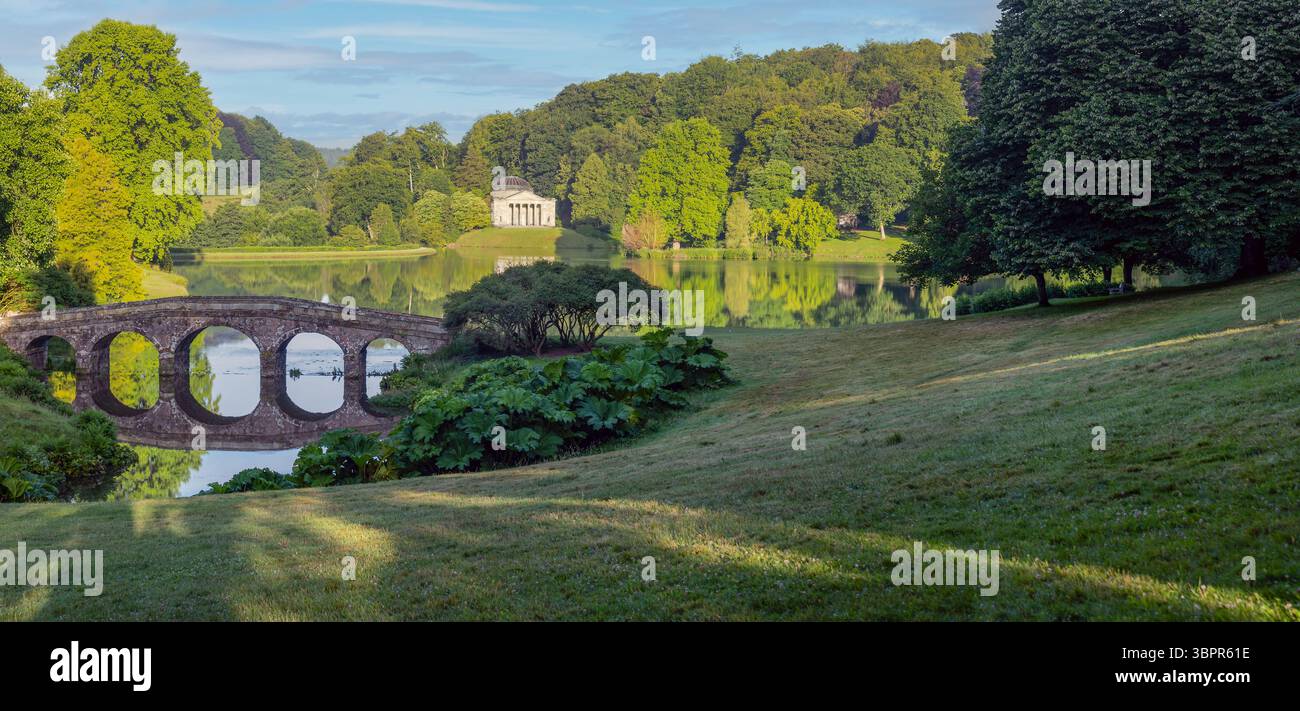 Frühsommermorgen, Stourhead Gardens Stockfoto