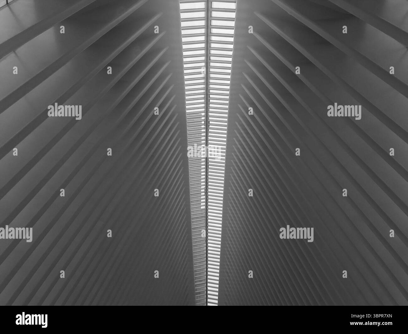 Manhattan, New York - 15. Februar 2019: Architektonische Details der Oculus U-Bahn Station und Mall in New York, entworfen vom Architekten Santiago CA Stockfoto