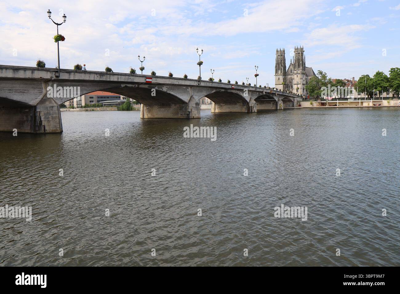 Die Mosel, die Stadt Pont à Mousson, Département Meurthe et Moselle, Frankreich Stockfoto