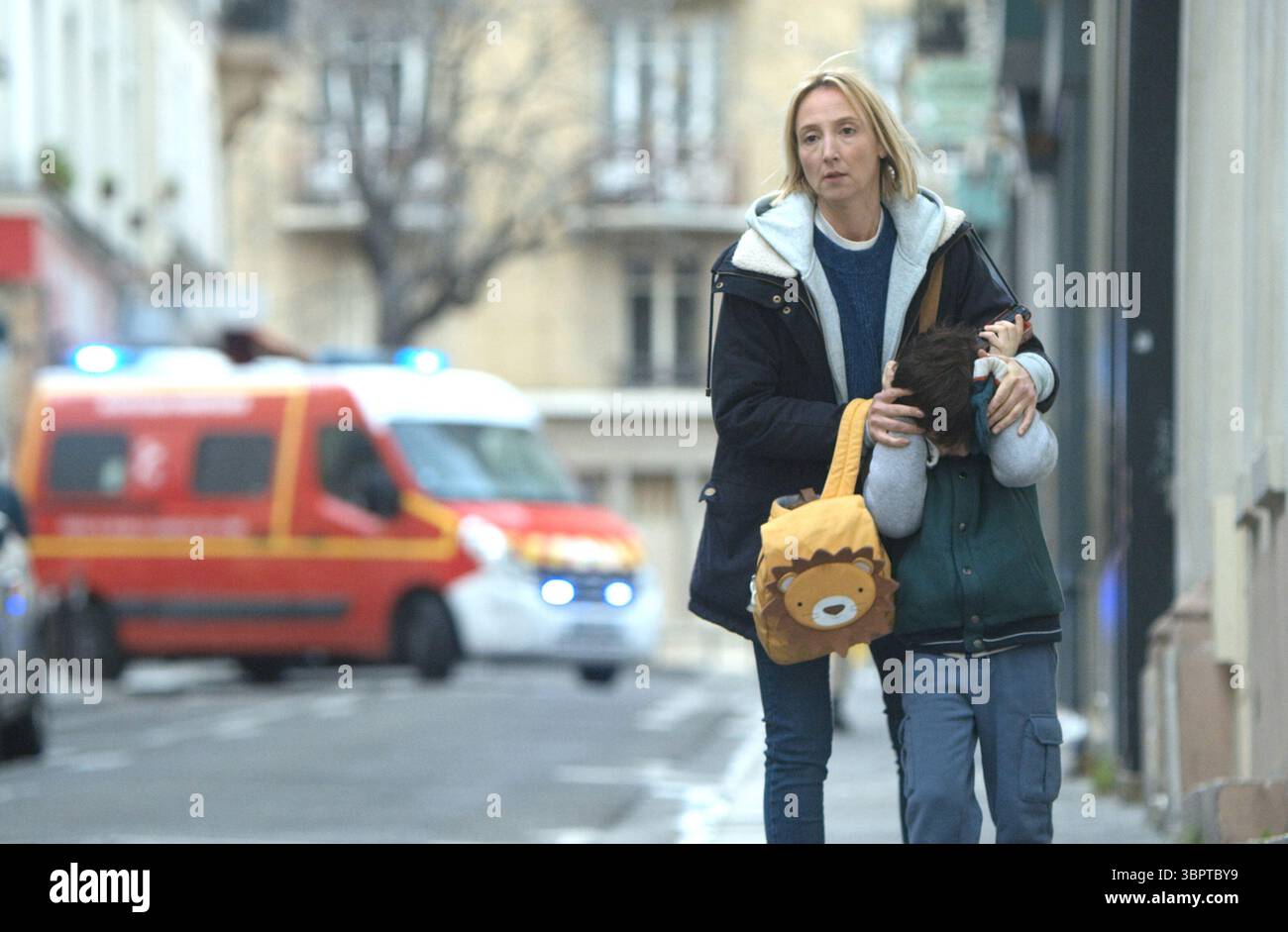 EN Tongs au pied de l'Himalaya (2024)A Mother's Special Love (2024) Audrey Lamy *Filmstill - nur redaktionelle Verwendung* siehe Besondere Anweisungen. CAP/UFS Stockfoto