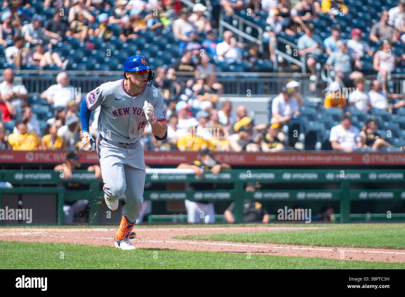 PITTSBURGH, PA – 29. JUNI: New York Mets Outfield Tyrone Taylor auf den Basepaths während eines Spiels im PNC Park (Foto: Dan Squicciarini) Stockfoto