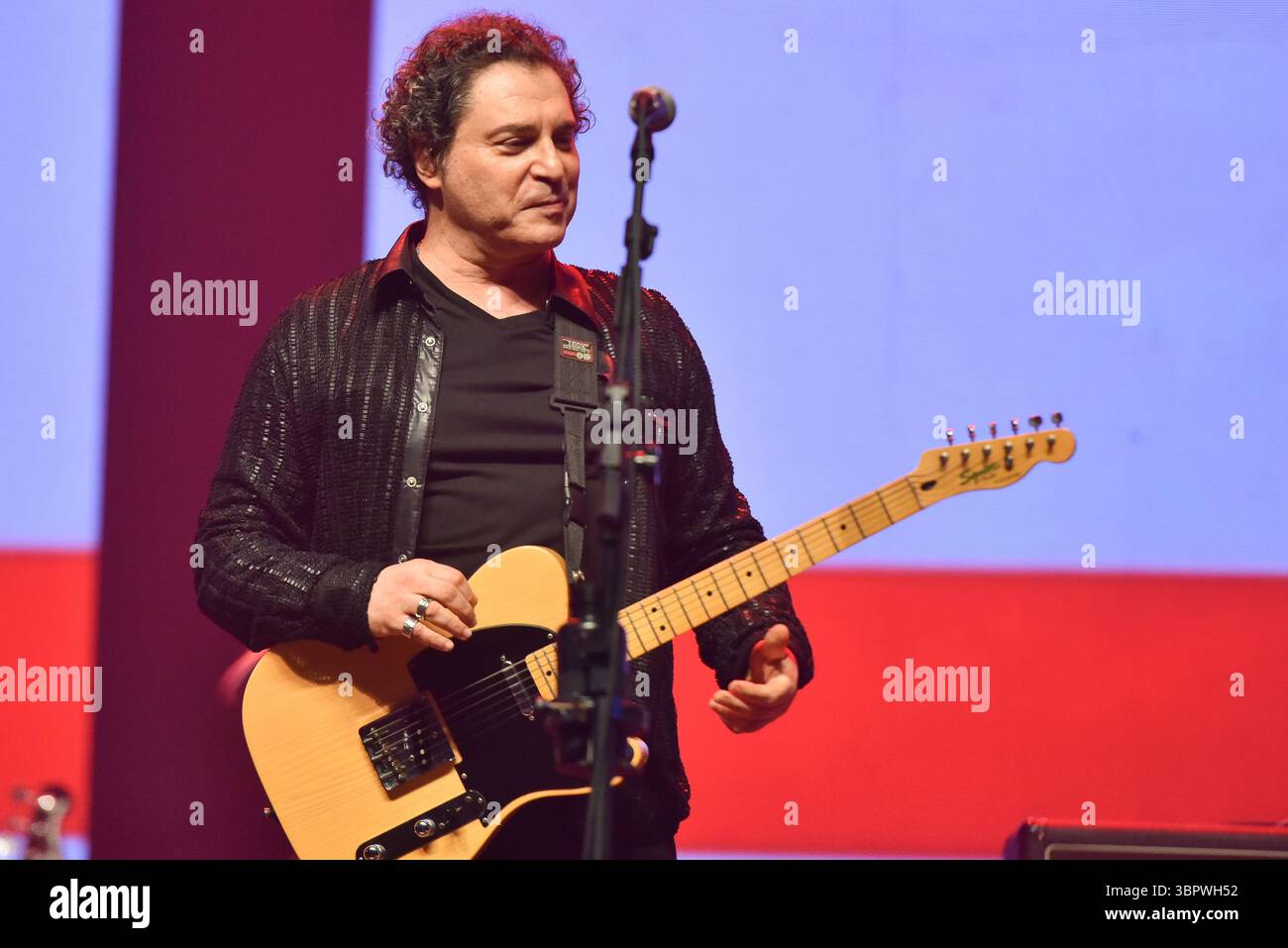 Sao Paulo, Brasilien. Juli 2025. SP - SAO PAULO - 07/09/2025 - IN SAO PAULO FEIERT TUTTI FRUTTI 50 JAHRE RITA LEES VERBOTENE FRUCHT - Roberto Frejat, während eines Auftritts der Band Tutti Frutti. Die Show feiert 50 Jahre seit der Veröffentlichung von Rita Lees Album Fruto Proibido mit besonderen Gästen in der Tokio Marine Hall in Sao Paulo. (Foto: Jota Erre/AGIF/SIPA USA) Credit: SIPA USA/Alamy Live News Stockfoto