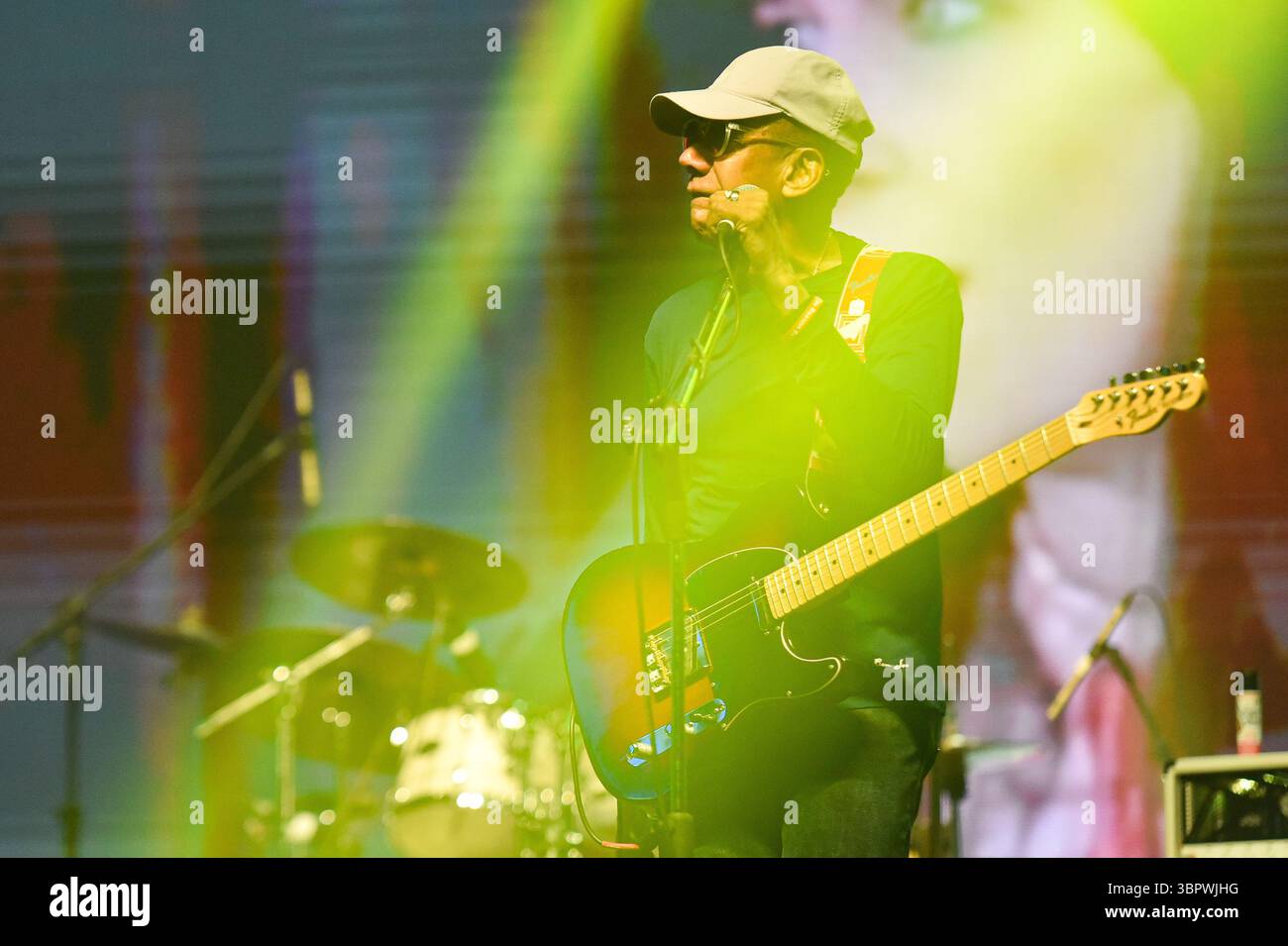 Sao Paulo, Brasilien. Juli 2025. SP - SAO PAULO - 07/09/2025 - SAO PAULO, TUTTI FRUTTI FEIERT 50 JAHRE RITA LEE's FORBIDDEN FRUIT - Jorge Ben Jor während eines Auftritts der Band Tutti Frutti. Die Show feiert 50 Jahre seit der Veröffentlichung von Rita Lees Album Fruto Proibido mit besonderen Gästen in der Tokio Marine Hall in Sao Paulo. (Foto: Jota Erre/AGIF/SIPA USA) Credit: SIPA USA/Alamy Live News Stockfoto