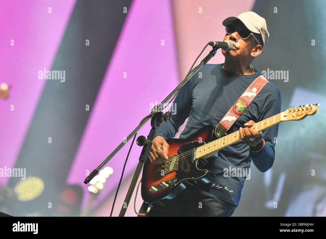 Sao Paulo, Brasilien. Juli 2025. SP - SAO PAULO - 07/09/2025 - SAO PAULO, TUTTI FRUTTI FEIERT 50 JAHRE RITA LEE's FORBIDDEN FRUIT - Jorge Ben Jor während eines Auftritts der Band Tutti Frutti. Die Show feiert 50 Jahre seit der Veröffentlichung von Rita Lees Album Fruto Proibido mit besonderen Gästen in der Tokio Marine Hall in Sao Paulo. (Foto: Jota Erre/AGIF/SIPA USA) Credit: SIPA USA/Alamy Live News Stockfoto