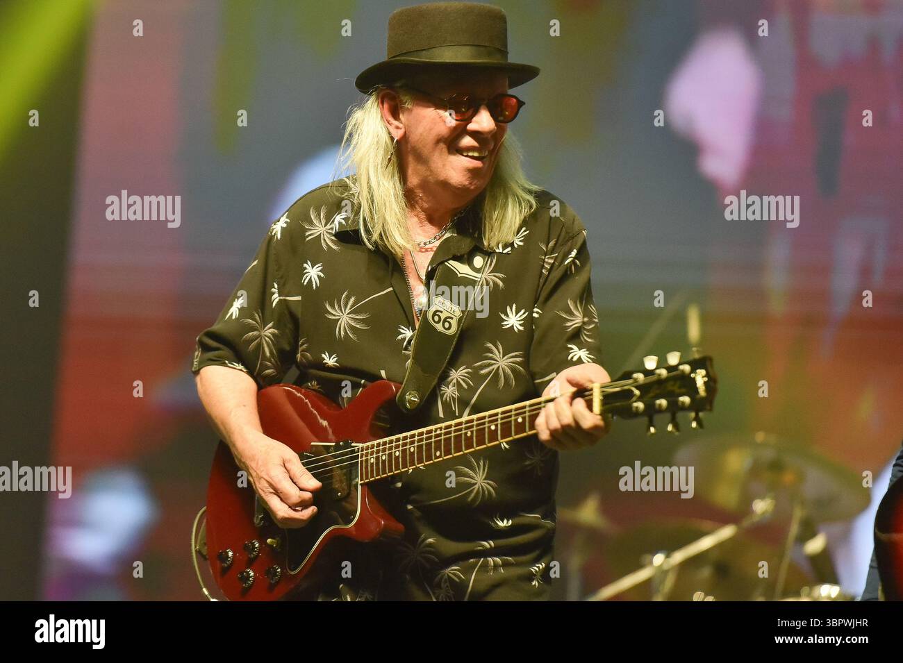 Sao Paulo, Brasilien. Juli 2025. SP - SAO PAULO - 07/09/2025 - IN SAO PAULO FEIERT TUTTI FRUTTI 50 JAHRE RITA LEES FORBIDDEN FRUIT - Luiz Carlini während eines Auftritts der Band Tutti Frutti. Die Show feiert 50 Jahre seit der Veröffentlichung von Rita Lees Album Forbidden Fruit mit besonderen Gästen in der Tokio Marine Hall in Sao Paulo. (Foto: Jota Erre/AGIF/SIPA USA) Credit: SIPA USA/Alamy Live News Stockfoto