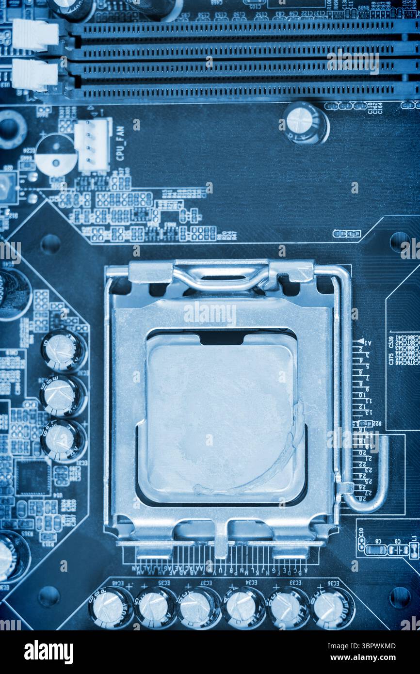 Computerchip in der Leiterplatte Stockfoto