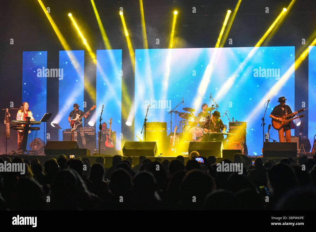 Sao Paulo, Brasilien. Juli 2025. SP - SAO PAULO - 07/09/2025 - TUTTI FRUTTI FEIERT 50 JAHRE RITA LEES FORBIDDEN FRUIT - Auftritt der Band Tutti Frutti. Die Show feiert 50 Jahre seit der Veröffentlichung von Rita Lees Album Forbidden Fruit mit besonderen Gästen in der Tokio Marine Hall in Sao Paulo. (Foto: Jota Erre/AGIF/SIPA USA) Credit: SIPA USA/Alamy Live News Stockfoto