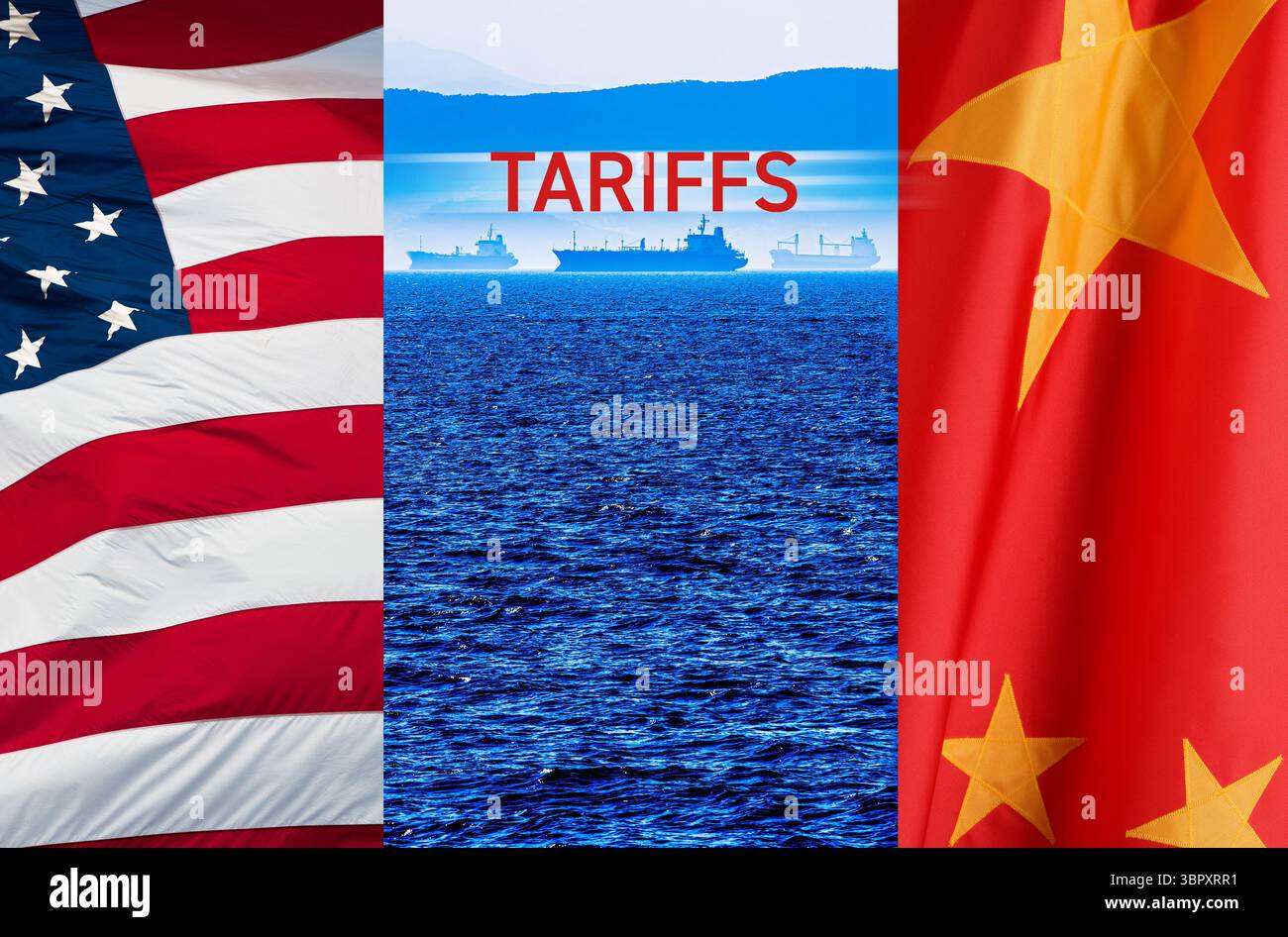 Amerikanische und chinesische Flaggen flankieren das Foto von Frachtschiffen Stockfoto