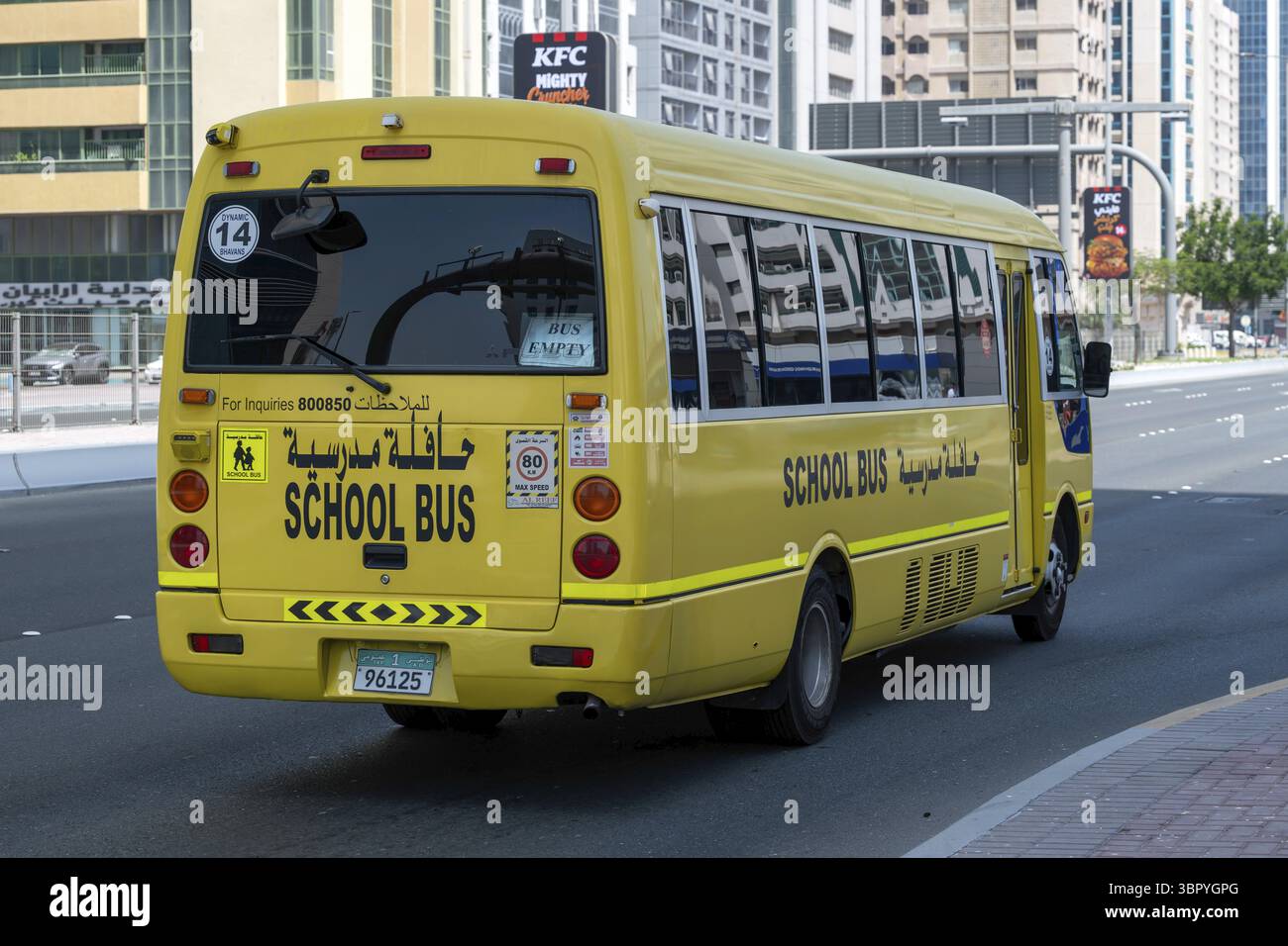Schulbus, Abu Dhabi, Vereinigte Arabische Emirate Stockfoto