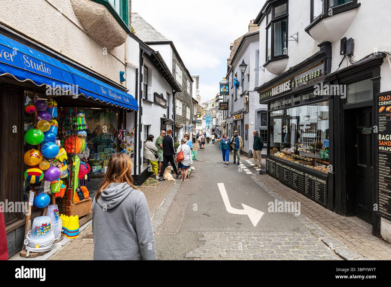 Looe, Cornwall, Großbritannien, England, Looe Town, Looe UK, Looe Cornwall, Stadtzentrum, Looe Stadtzentrum, Geschäfte, Straßen, Cornish, Stadt, Städte, Straße, Straßen, Stockfoto