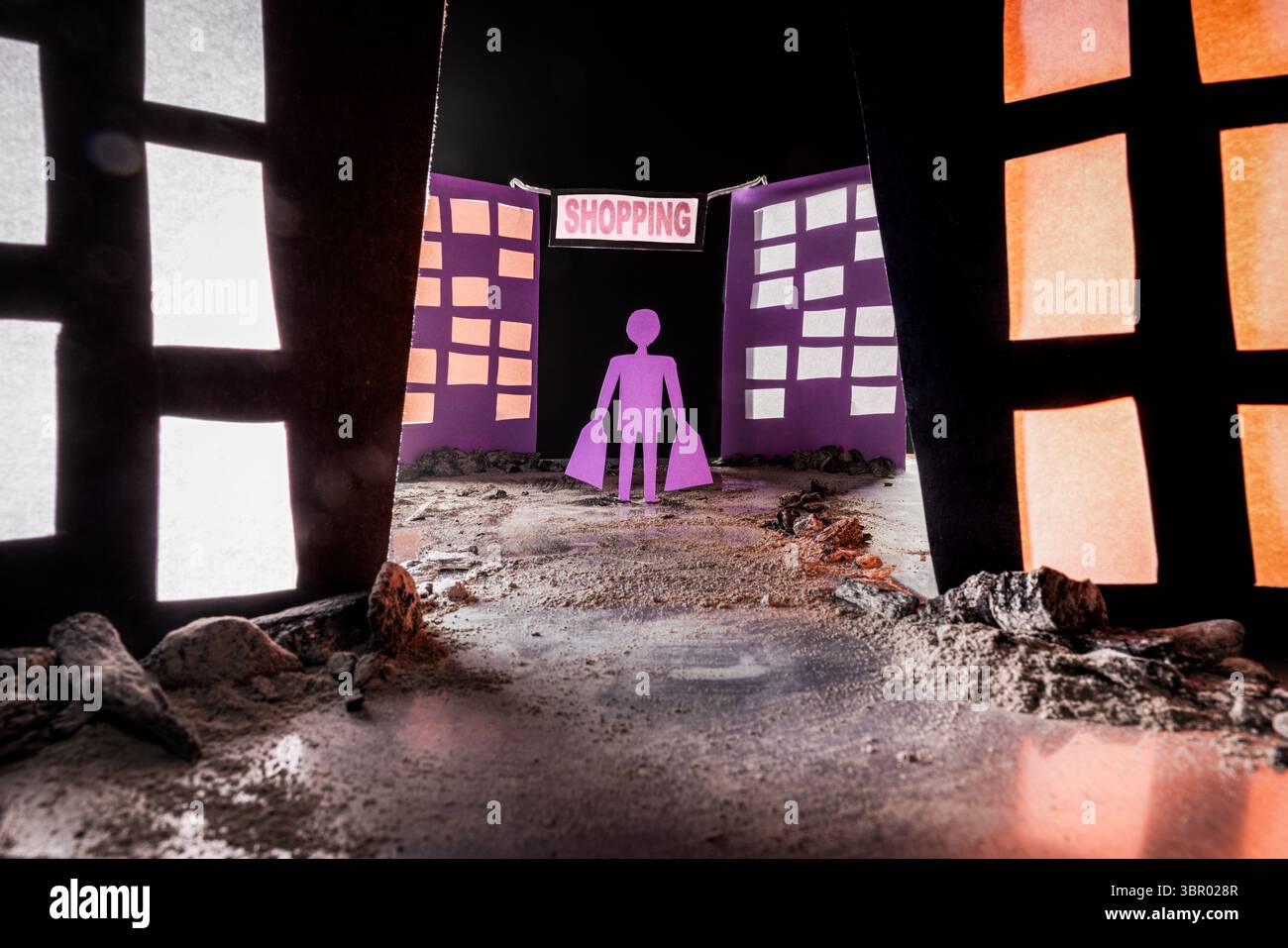 Konzeptionelles Bild eines Mannes mit Einkaufstaschen, der auf einem Schmutz- und felsenbedeckten Weg durch eine stilisierte Gasse mit sich verschlechternden Gebäuden läuft. Das d Stockfoto