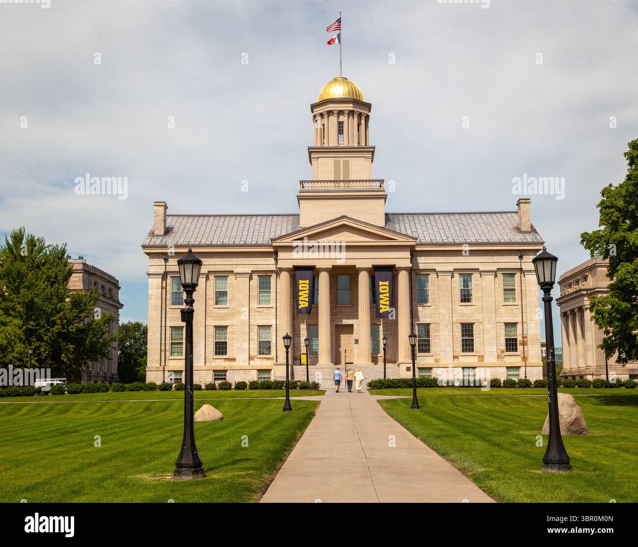 Die goldene Kuppel des Old Capitol Museum auf dem Campus der University of Iowa. Stockfoto