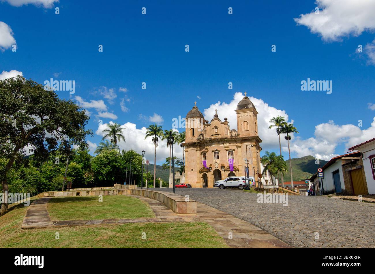 Kirche St. Peter der Geistlichen in der historischen Stadt Mariana im Bundesstaat Minas Gerais in Brasilien Stockfoto