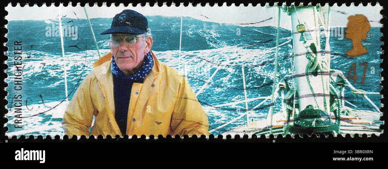 Solosegler Sir Francis Charles Chichester auf britischer Briefmarke Stockfoto