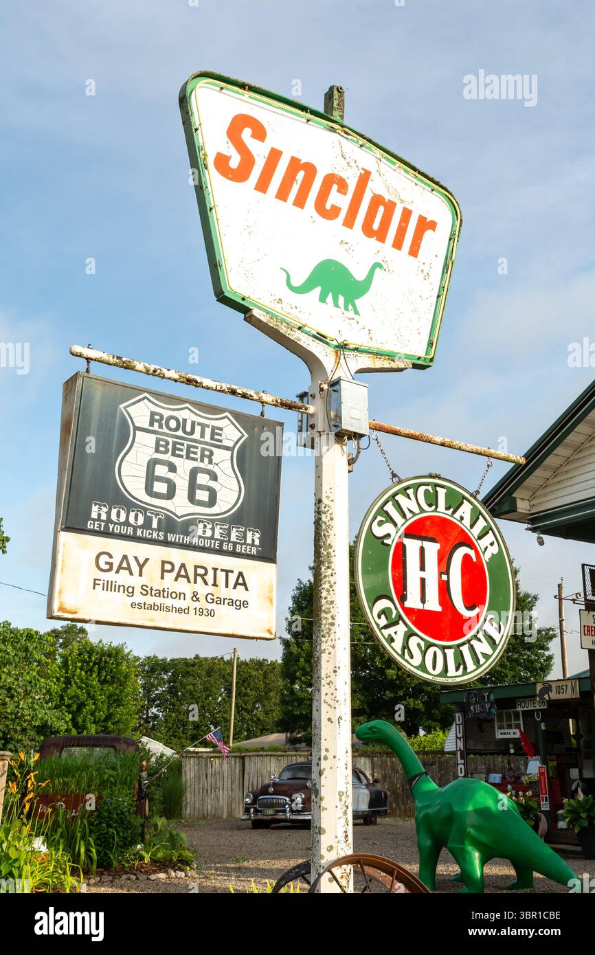 Ash Grove, Missouri USA – 18. Juni 2025: Gary’s Gay Parita Vintage-Tankstelle und Touristenattraktion an der historischen Route 66. Stockfoto Ash Grove, Missouri USA – 18. Juni 2025: Gary’s Gay Parita Vintage-Tankstelle und Touristenattraktion an der historischen Route 66. Stockfoto