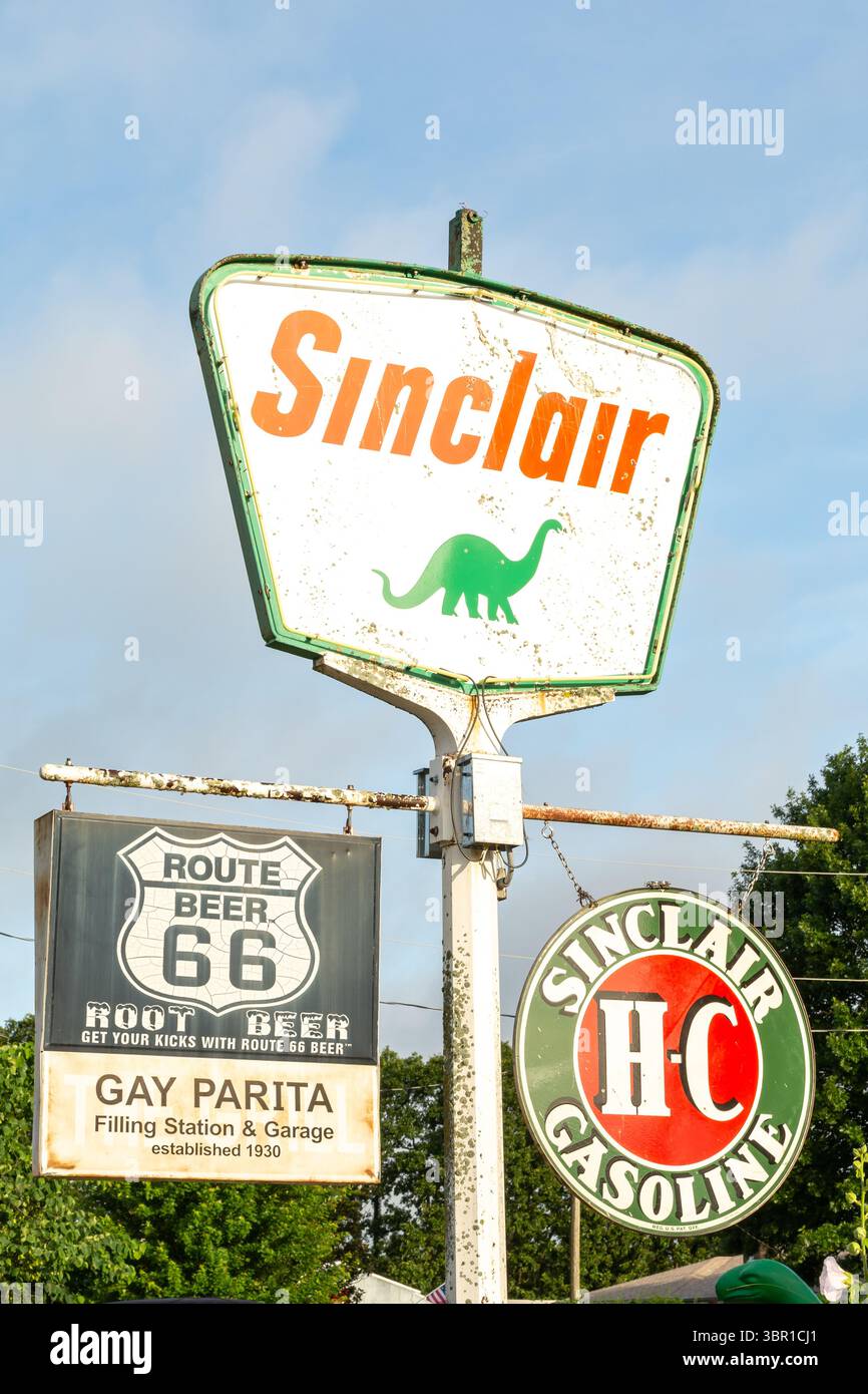 Ash Grove, Missouri USA – 18. Juni 2025: Gary’s Gay Parita Vintage-Tankstelle und Touristenattraktion an der historischen Route 66. Stockfoto Ash Grove, Missouri USA – 18. Juni 2025: Gary’s Gay Parita Vintage-Tankstelle und Touristenattraktion an der historischen Route 66. Stockfoto