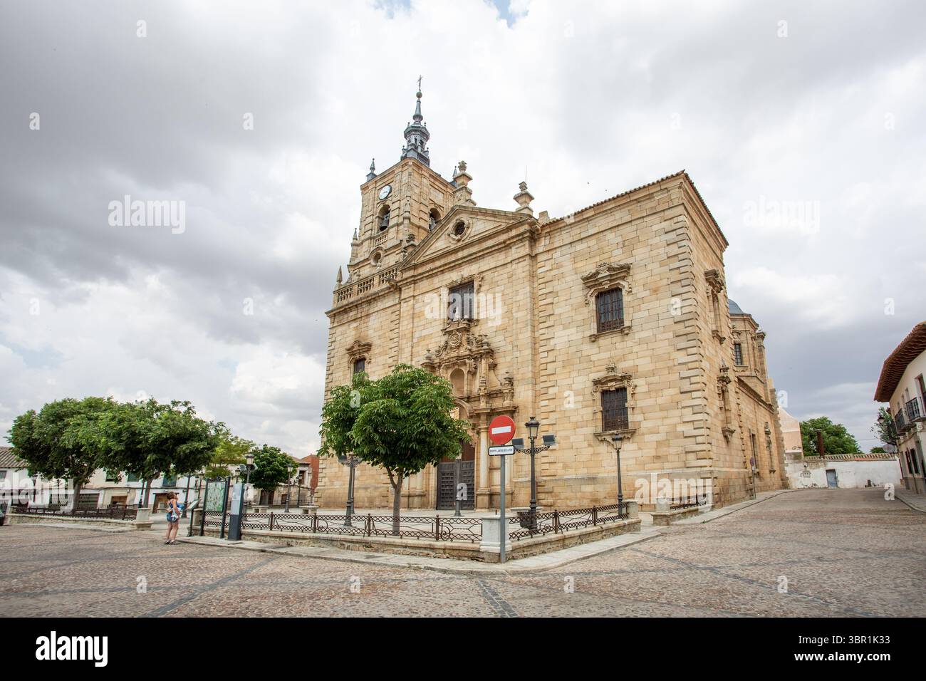 Die Kirche Santo Tomás the Apóstol befindet sich in Orgaz, einer Gemeinde in der Provinz Toledo, Kastilien-La Mancha, Spanien. Stockfoto