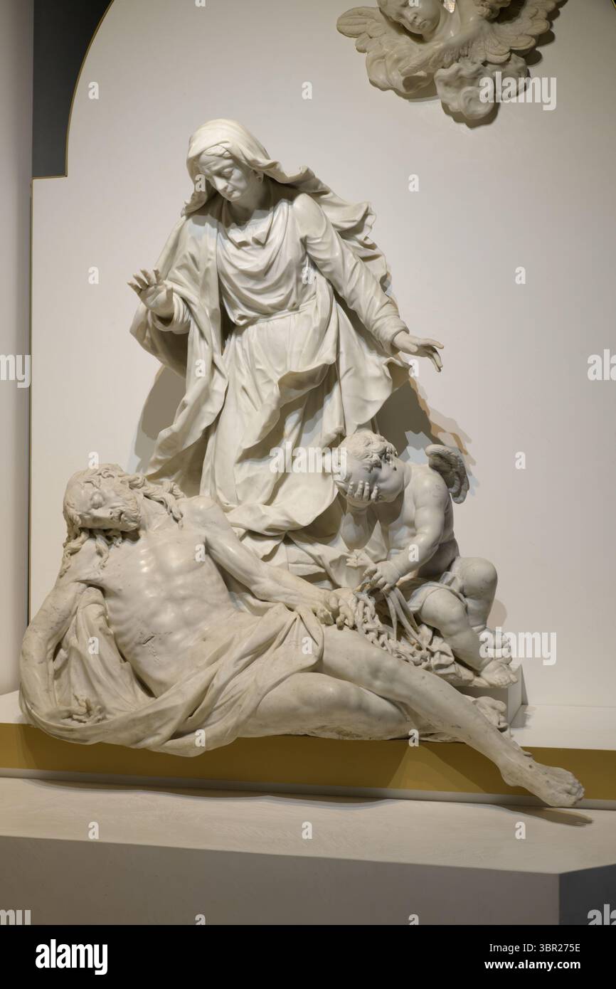 Eine Marmorskulptur von Giovanni Bonazza „Pieta“, ausgestellt im Museo Civico, Padua, Italien. Stockfoto