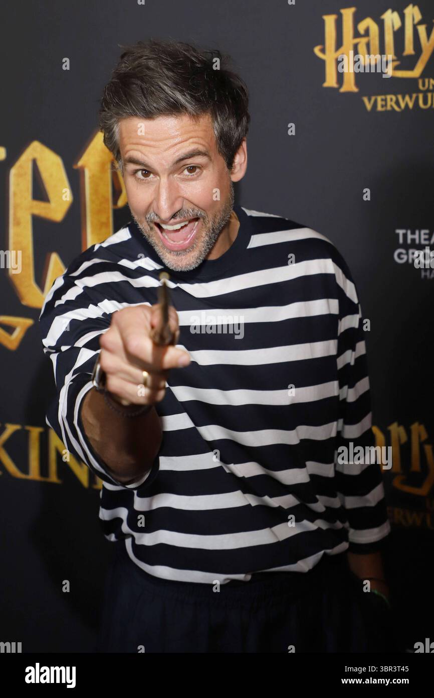 10 Jahre mehr Theater Hamburg Tom Beck, 10 Jahre mehr Theater Hamburg, 10.07.2025 *** 10 Jahre mehr Theater Hamburg Tom Beck, 10 Jahre mehr Theater Hamburg, 10 07 2025 Copyright: XEventpressxBecherx Stockfoto